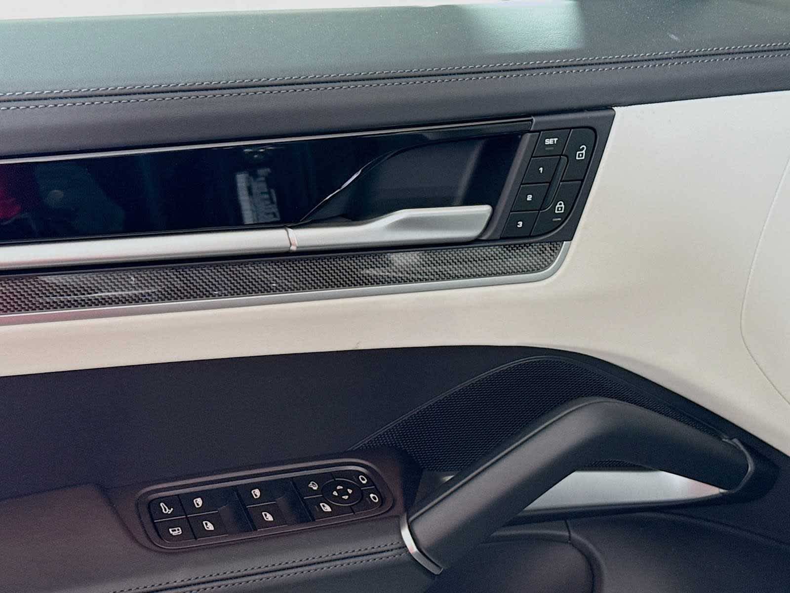 Thumbnail: 2025 Porsche Cayenne - 14