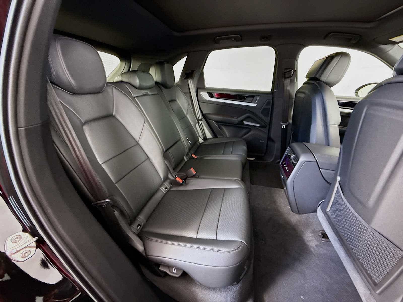 Thumbnail: 2026 Porsche Cayenne - 20