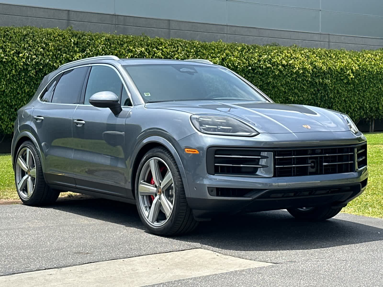 Thumbnail: 2026 Porsche Cayenne - 10