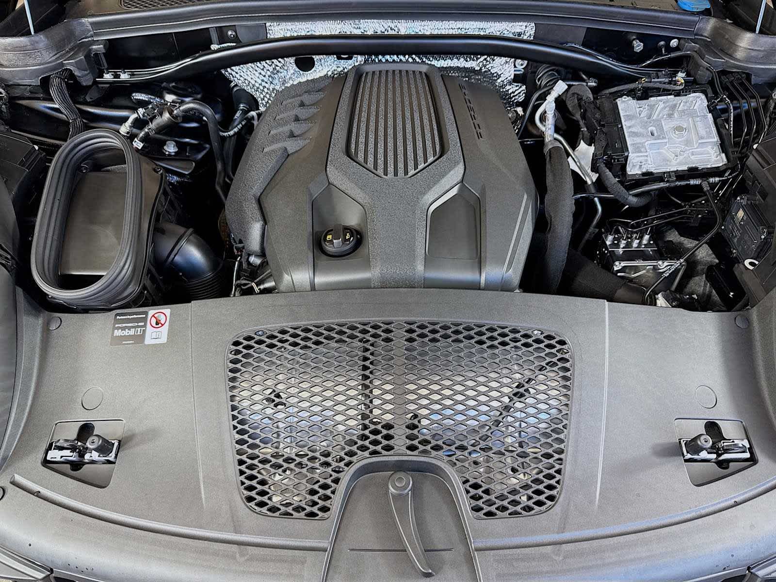 Thumbnail: 2026 Porsche Macan - 23