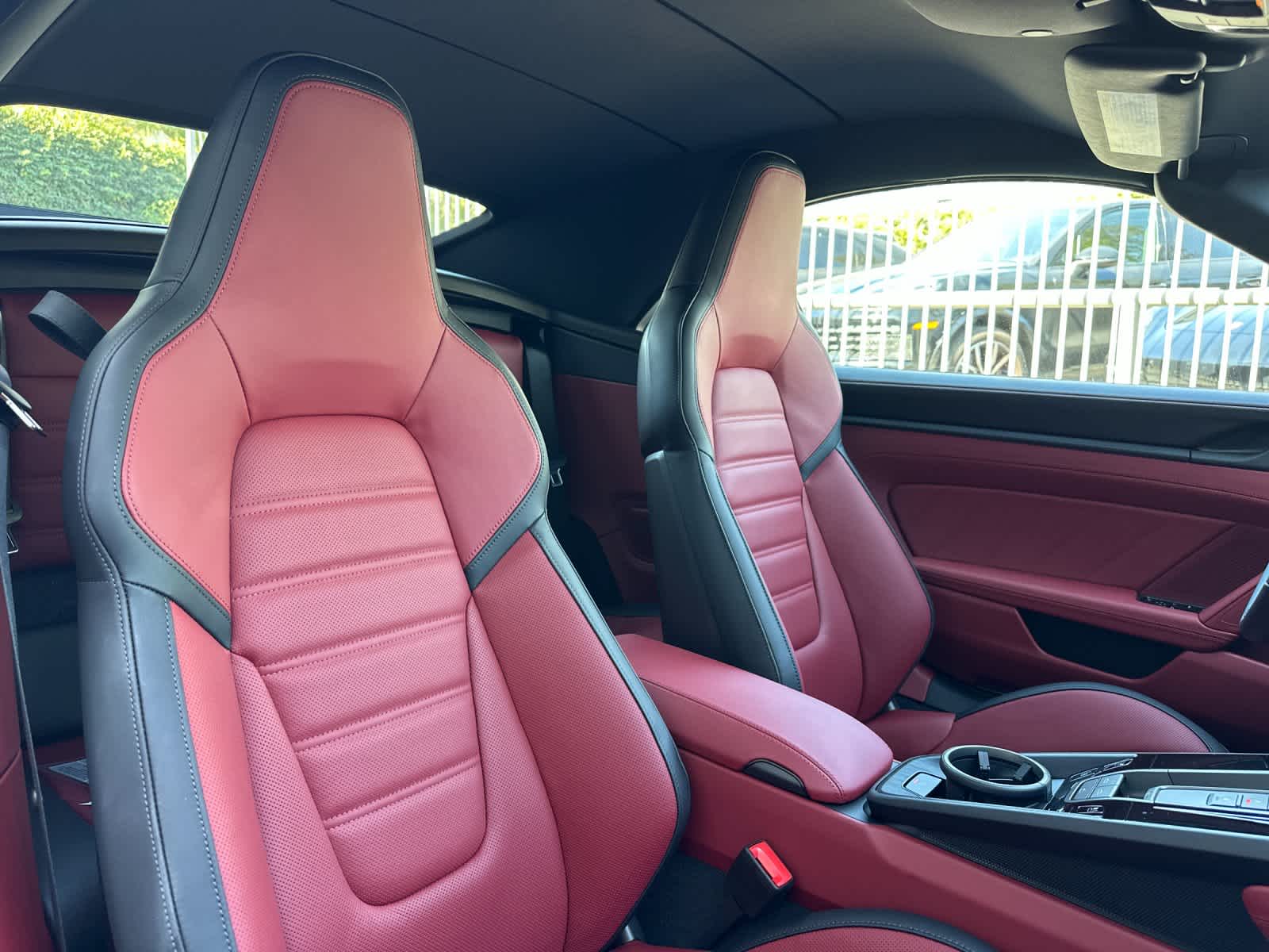 Thumbnail: 2026 Porsche 911 - 31