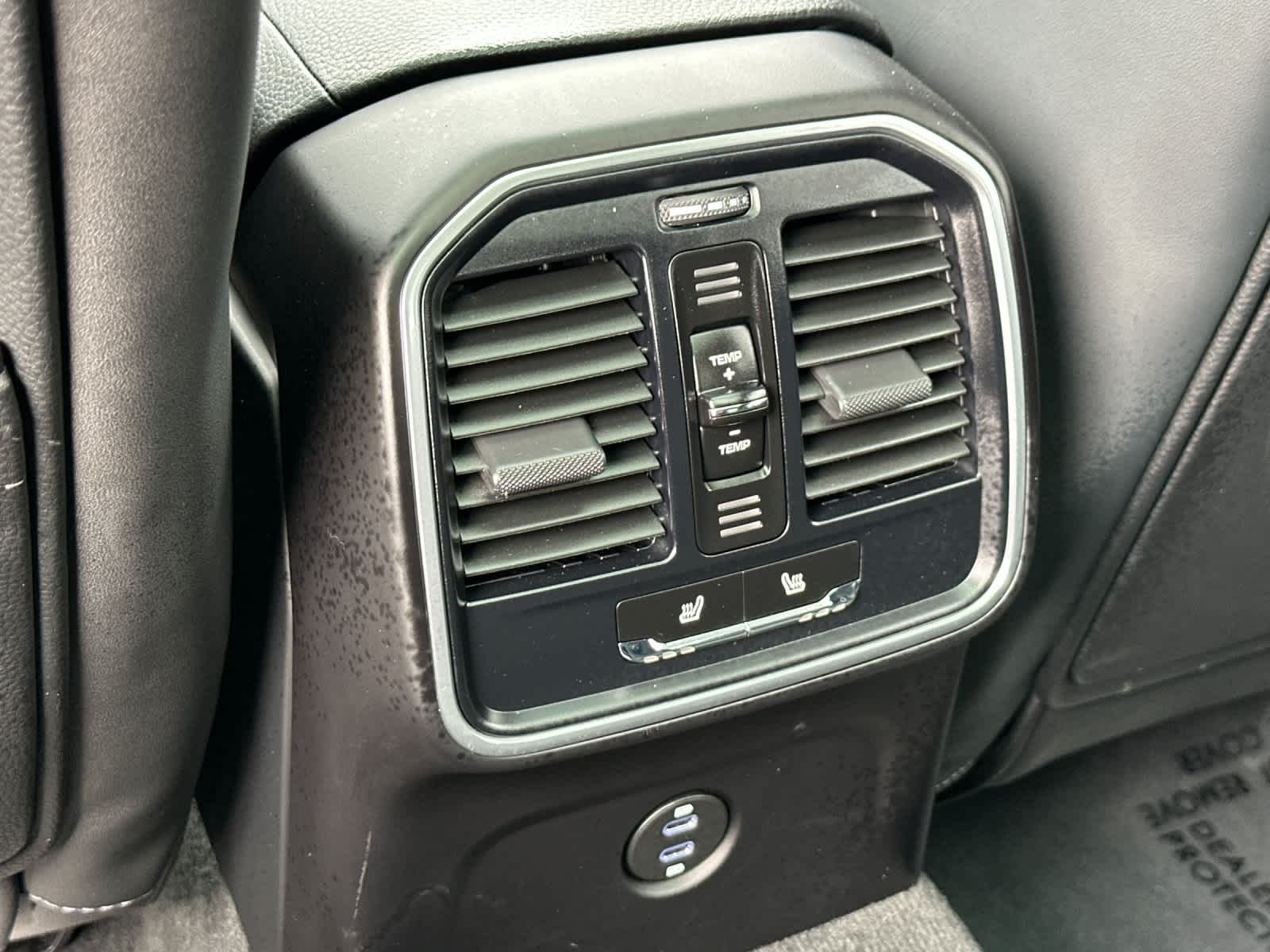 Thumbnail: 2023 Porsche Macan - 15