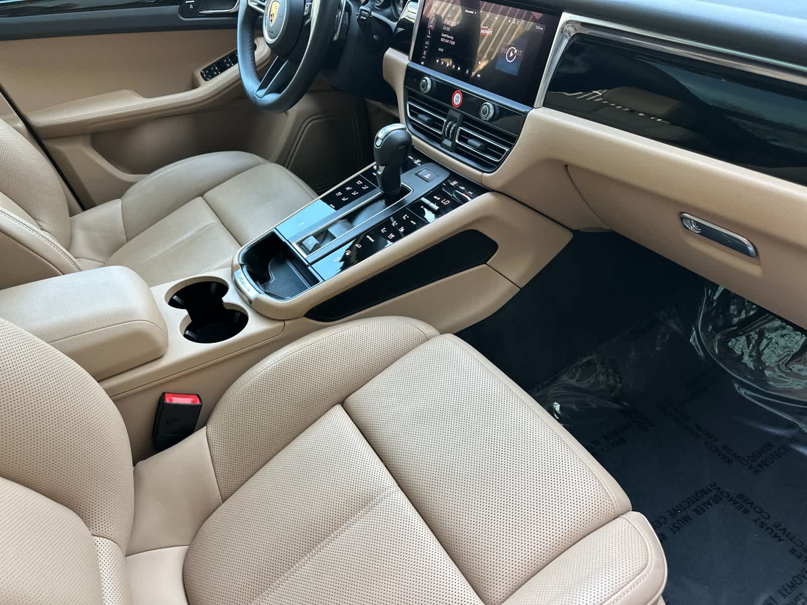 Thumbnail: 2025 Porsche Macan - 17