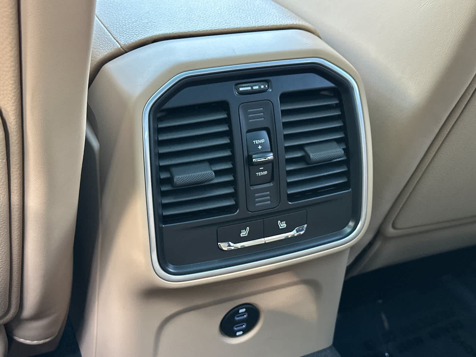 Thumbnail: 2025 Porsche Macan - 14