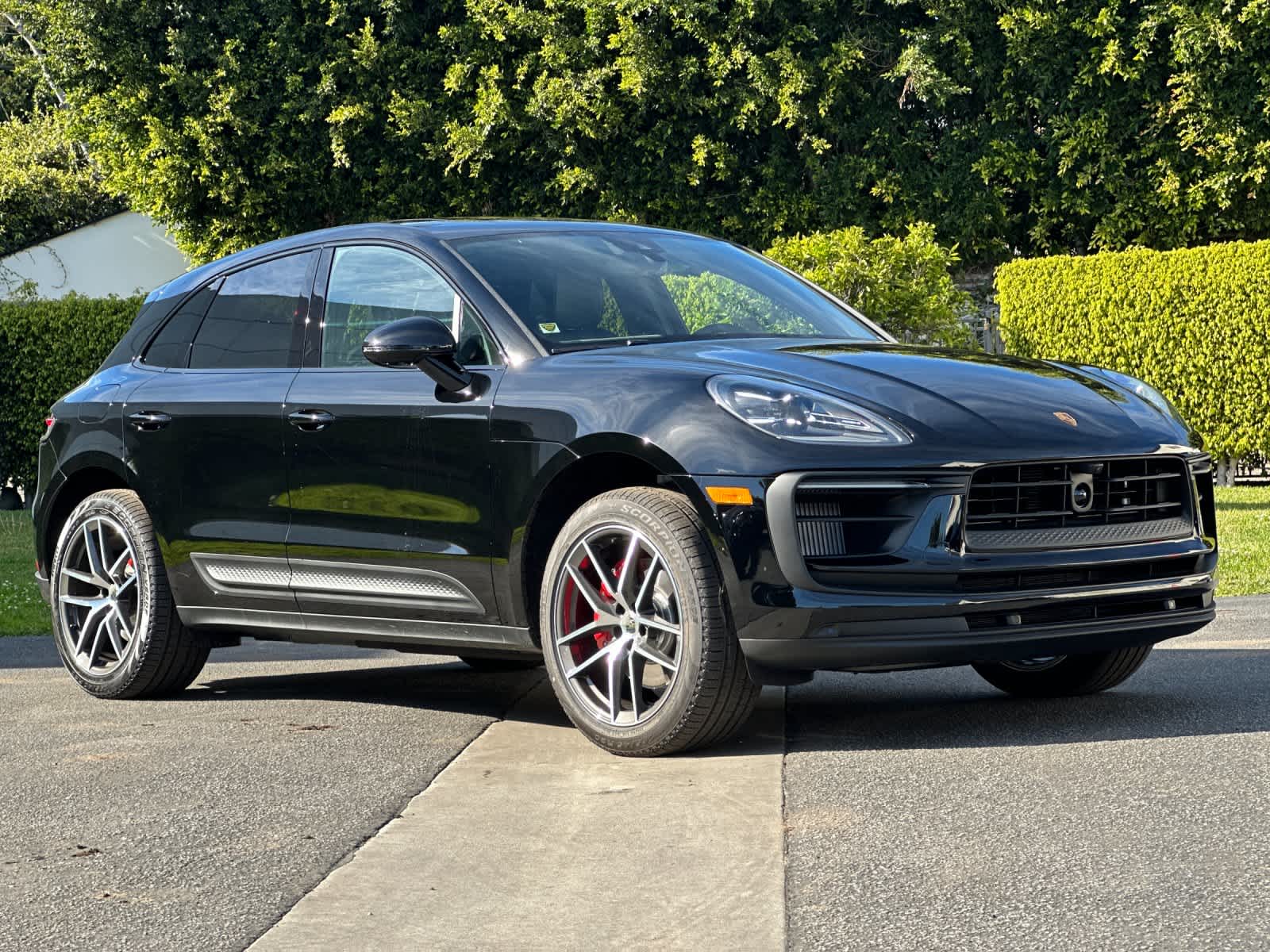 Thumbnail: 2026 Porsche Macan - 10
