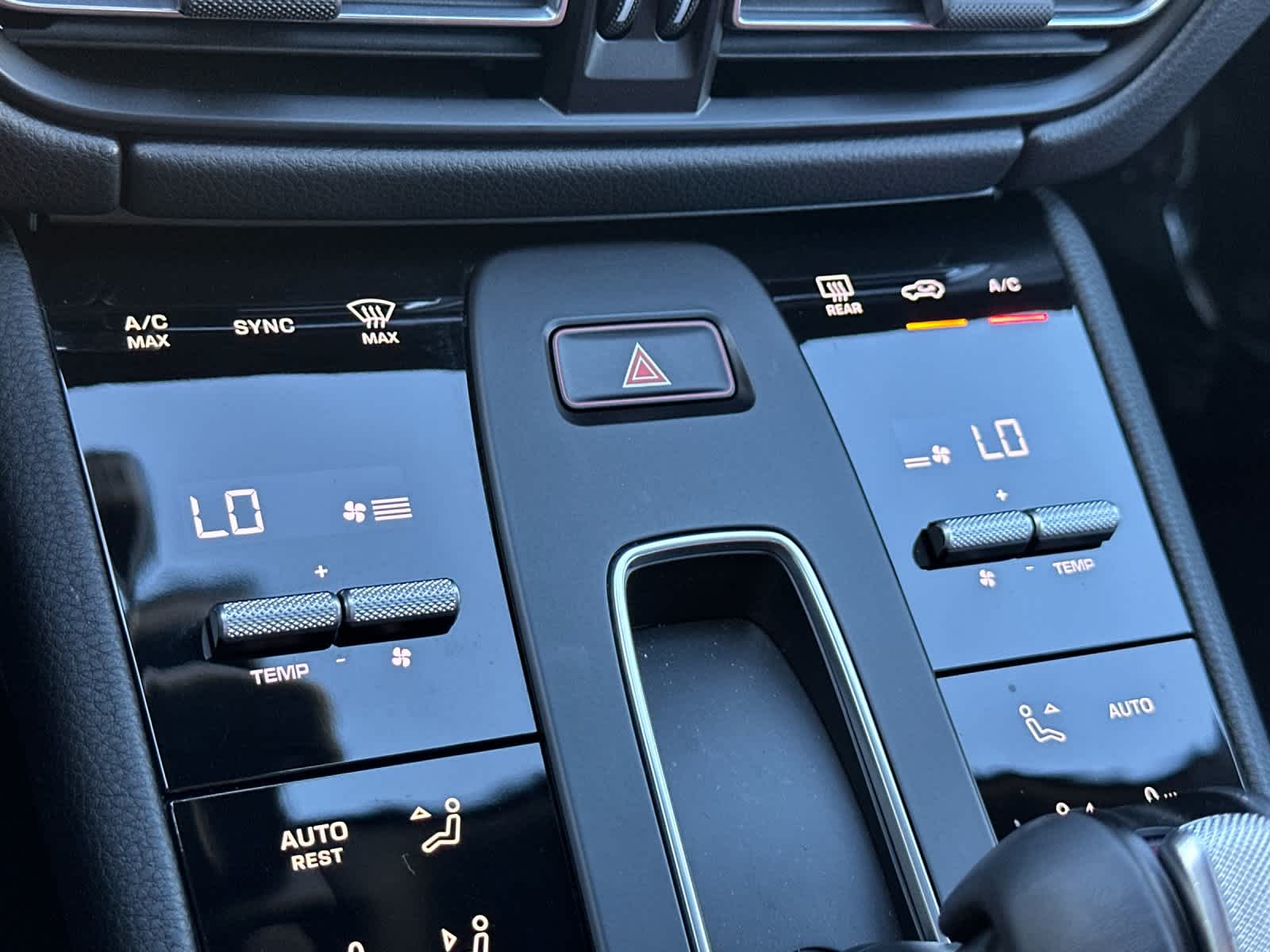 Thumbnail: 2025 Porsche Macan - 24