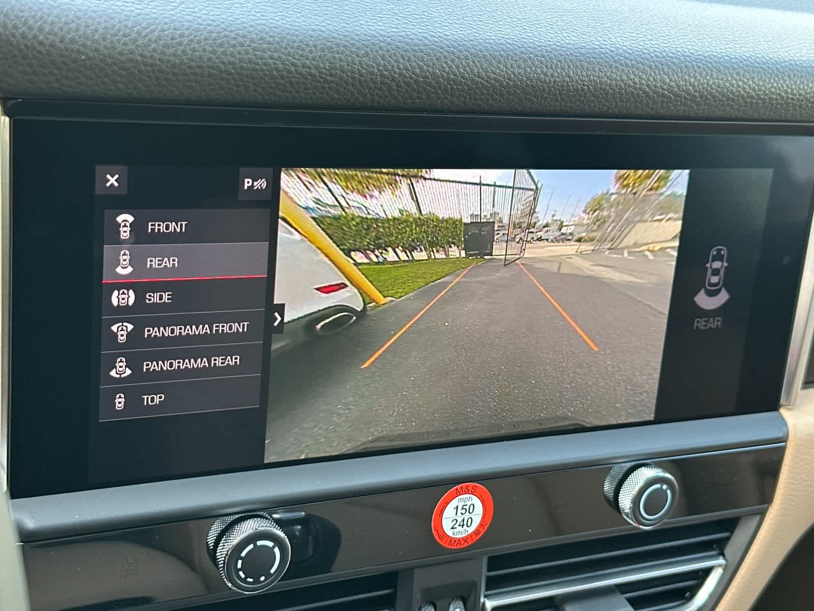 Thumbnail: 2026 Porsche Macan - 23