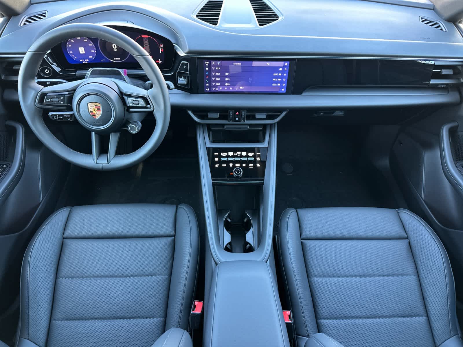 Thumbnail: 2026 Porsche Macan - 6