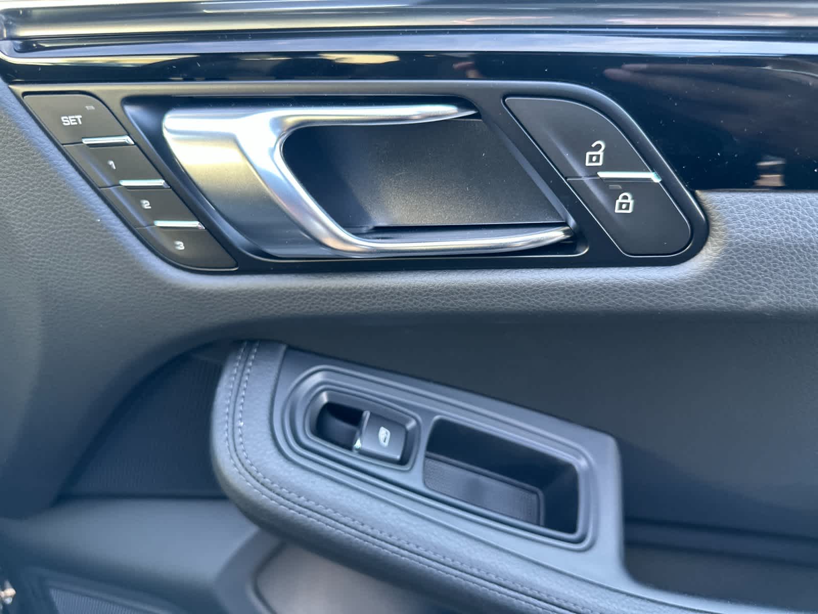 Thumbnail: 2026 Porsche Macan - 19