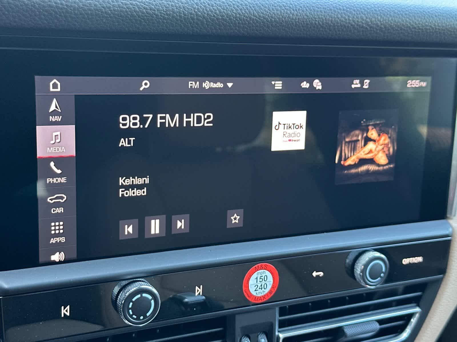 Thumbnail: 2026 Porsche Macan - 21