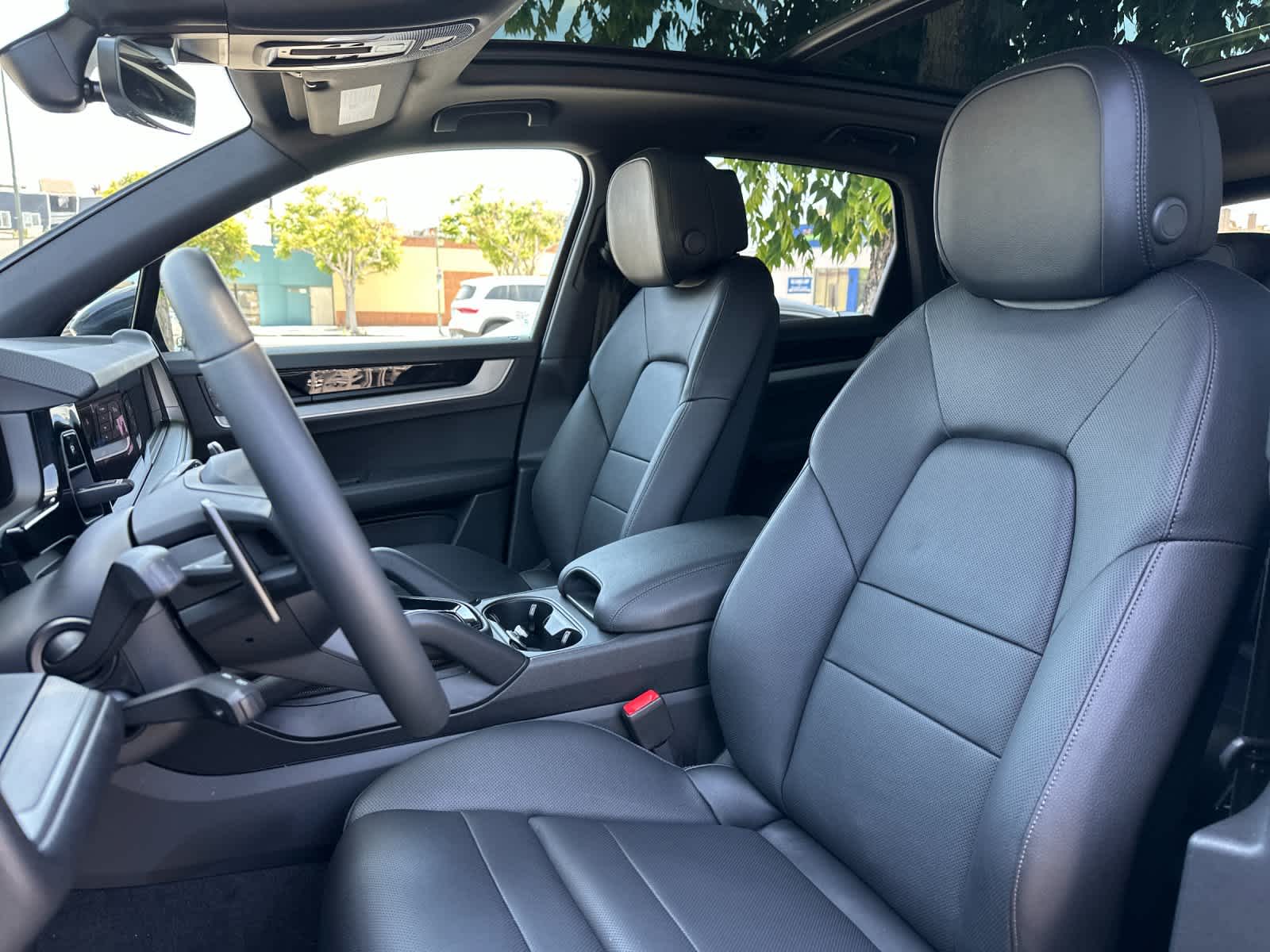 Thumbnail: 2026 Porsche Cayenne - 4
