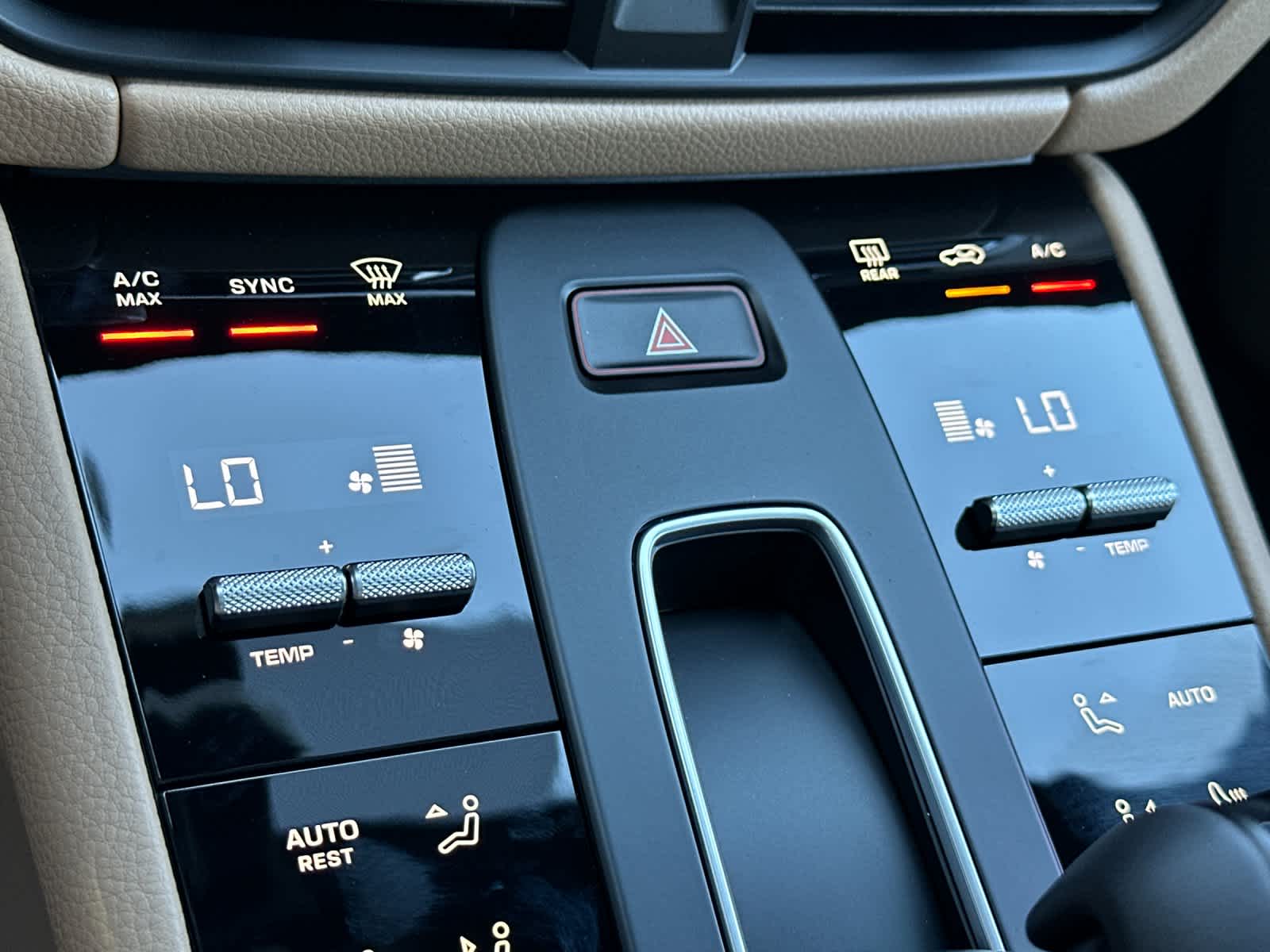 Thumbnail: 2026 Porsche Macan - 24