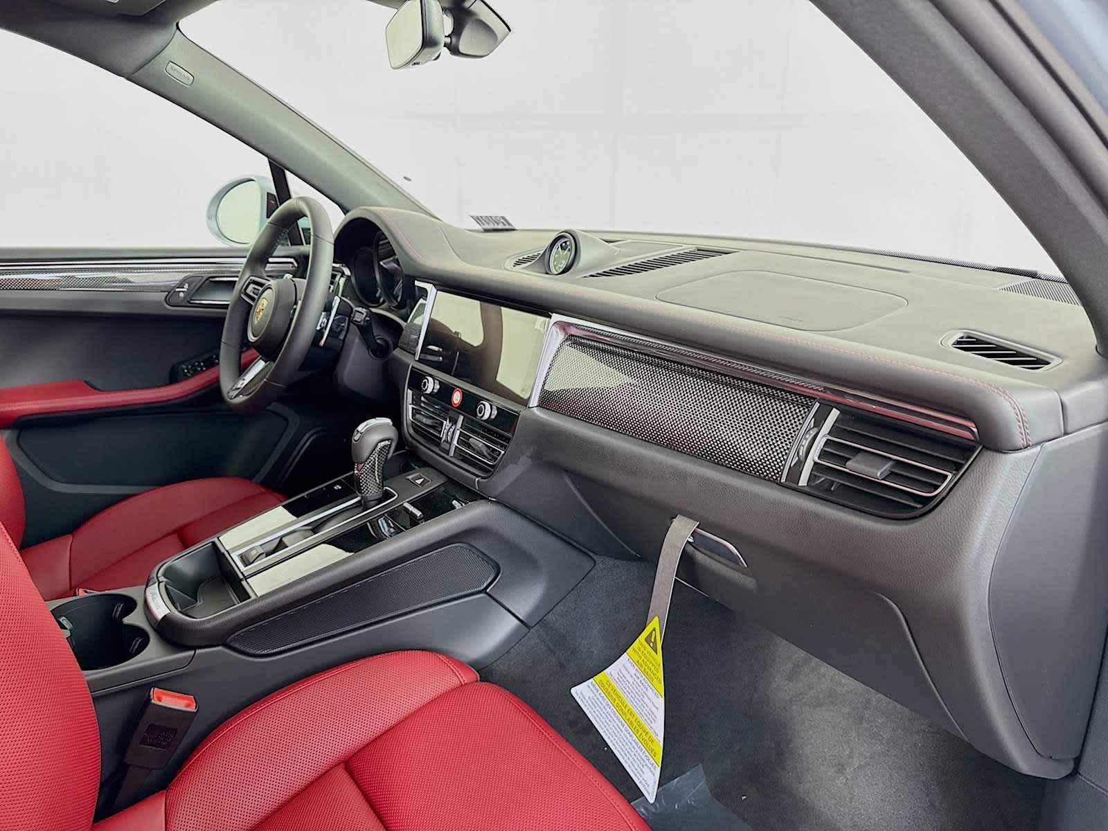 Thumbnail: 2025 Porsche Macan - 22