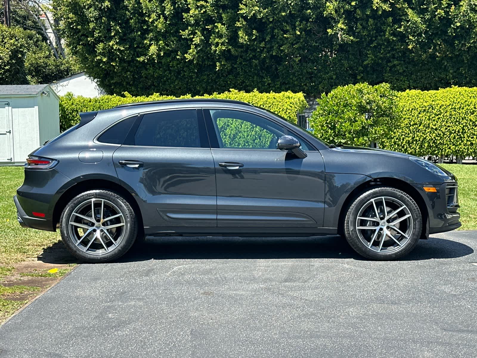 Thumbnail: 2026 Porsche Macan - 9