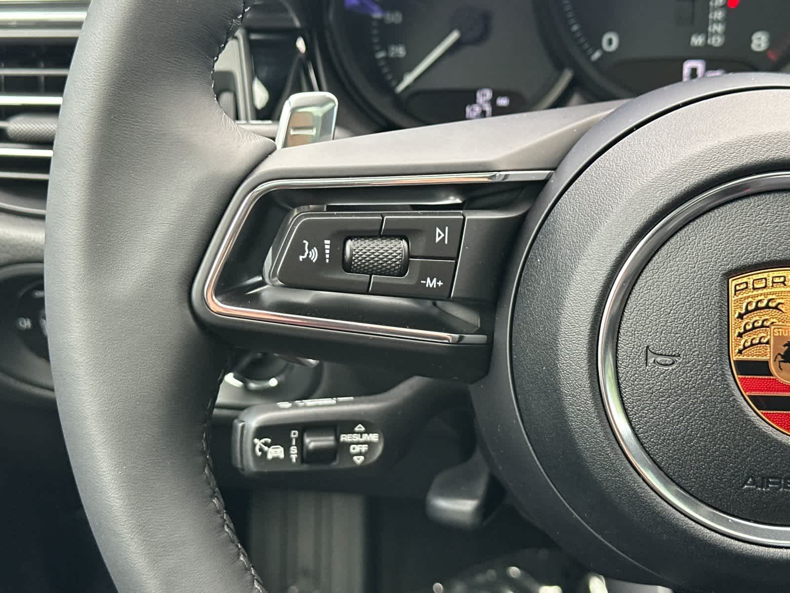 Thumbnail: 2026 Porsche Macan - 27