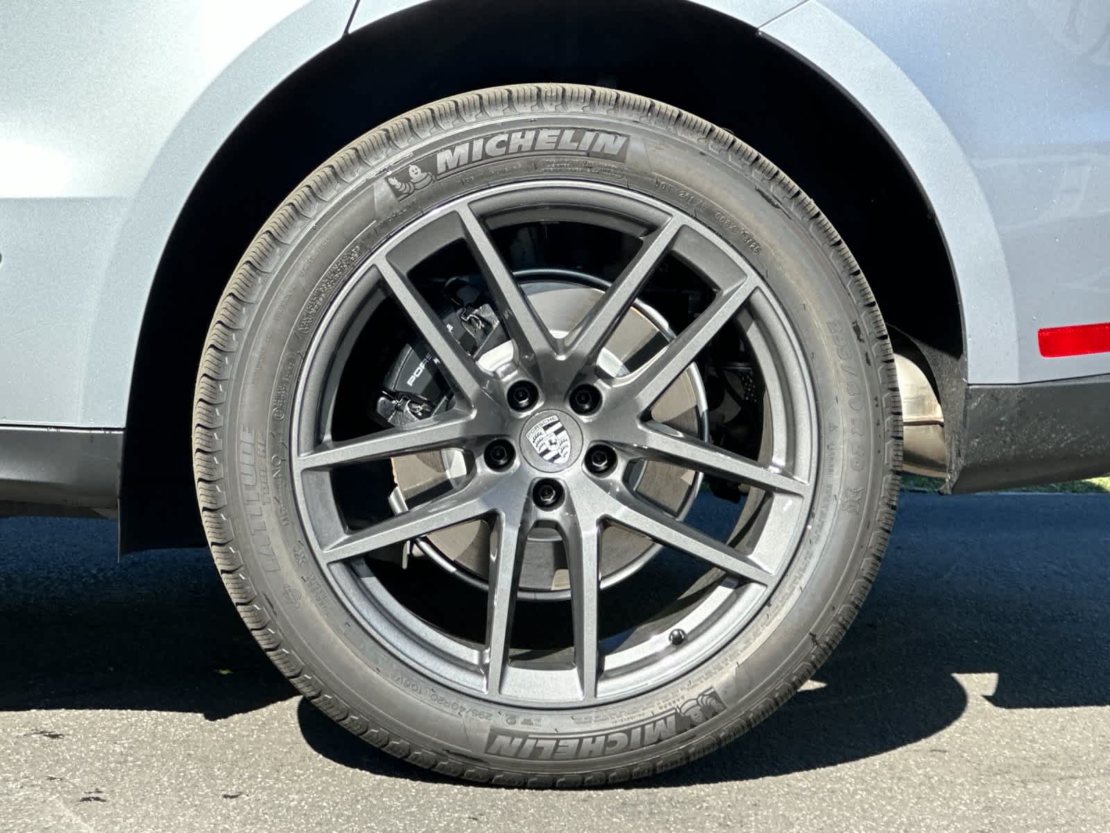 Thumbnail: 2026 Porsche Macan - 30