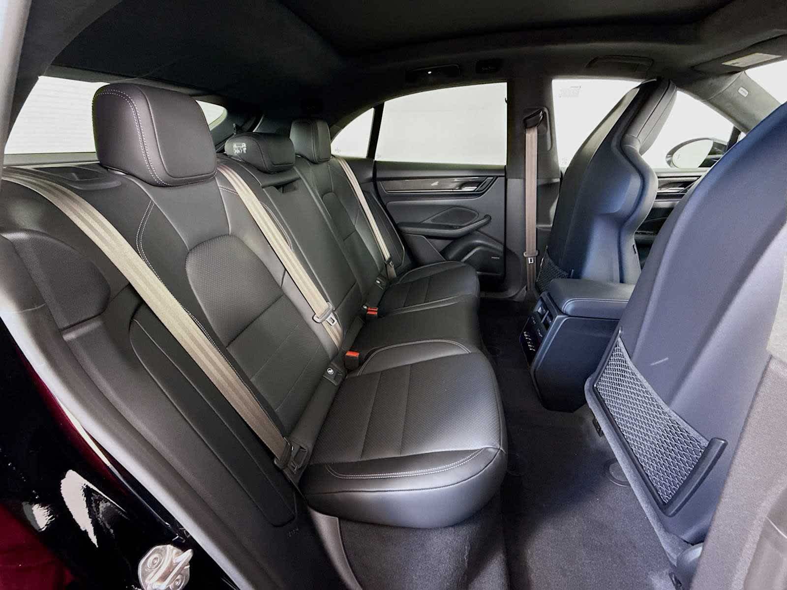 Thumbnail: 2025 Porsche Macan - 20