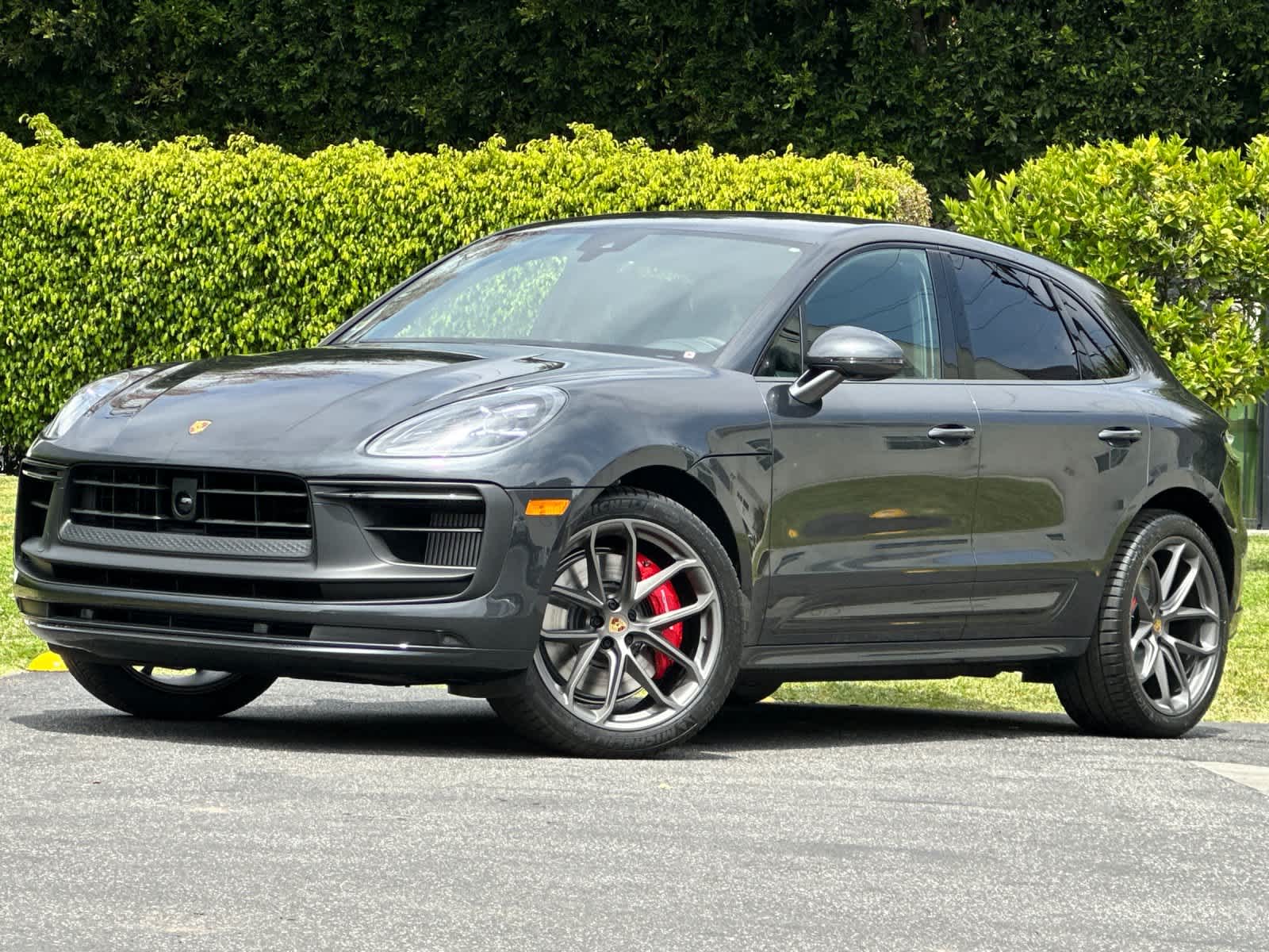 Thumbnail: 2026 Porsche Macan - 1