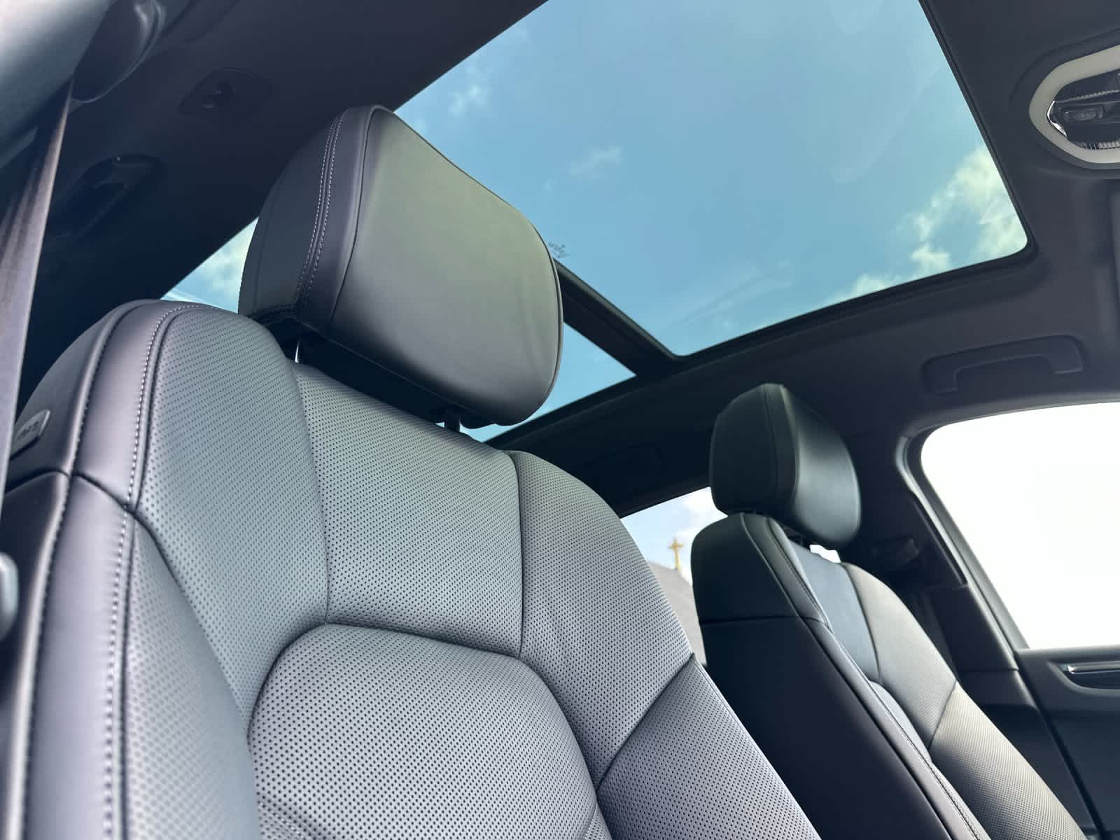 Thumbnail: 2026 Porsche Macan - 18