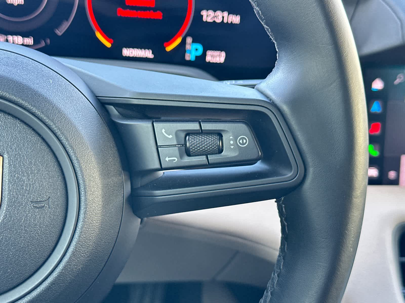 Thumbnail: 2022 Porsche Taycan - 28