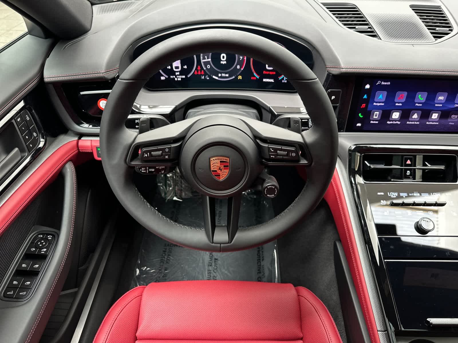 Thumbnail: 2026 Porsche Panamera - 15