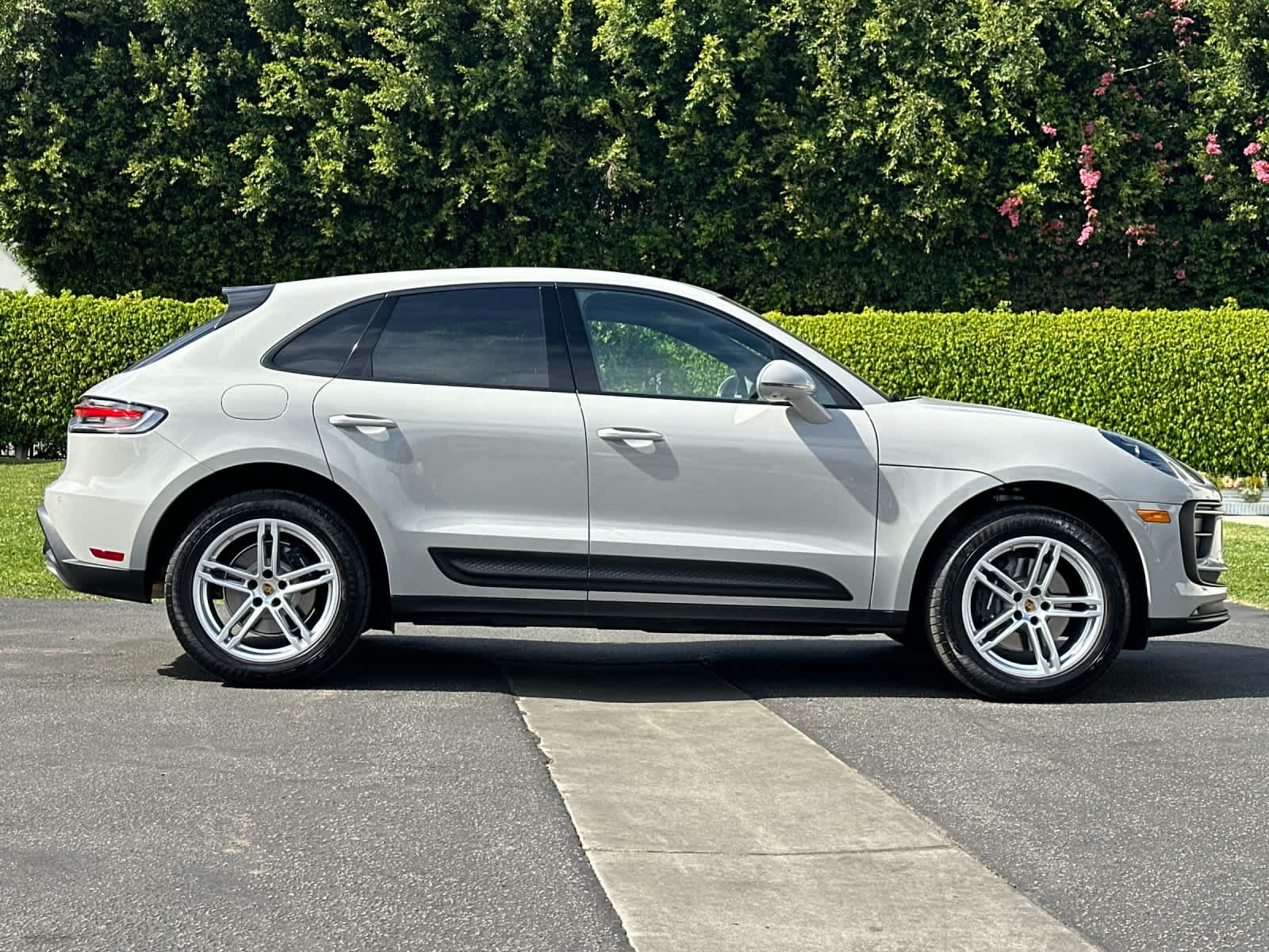 Thumbnail: 2025 Porsche Macan - 9