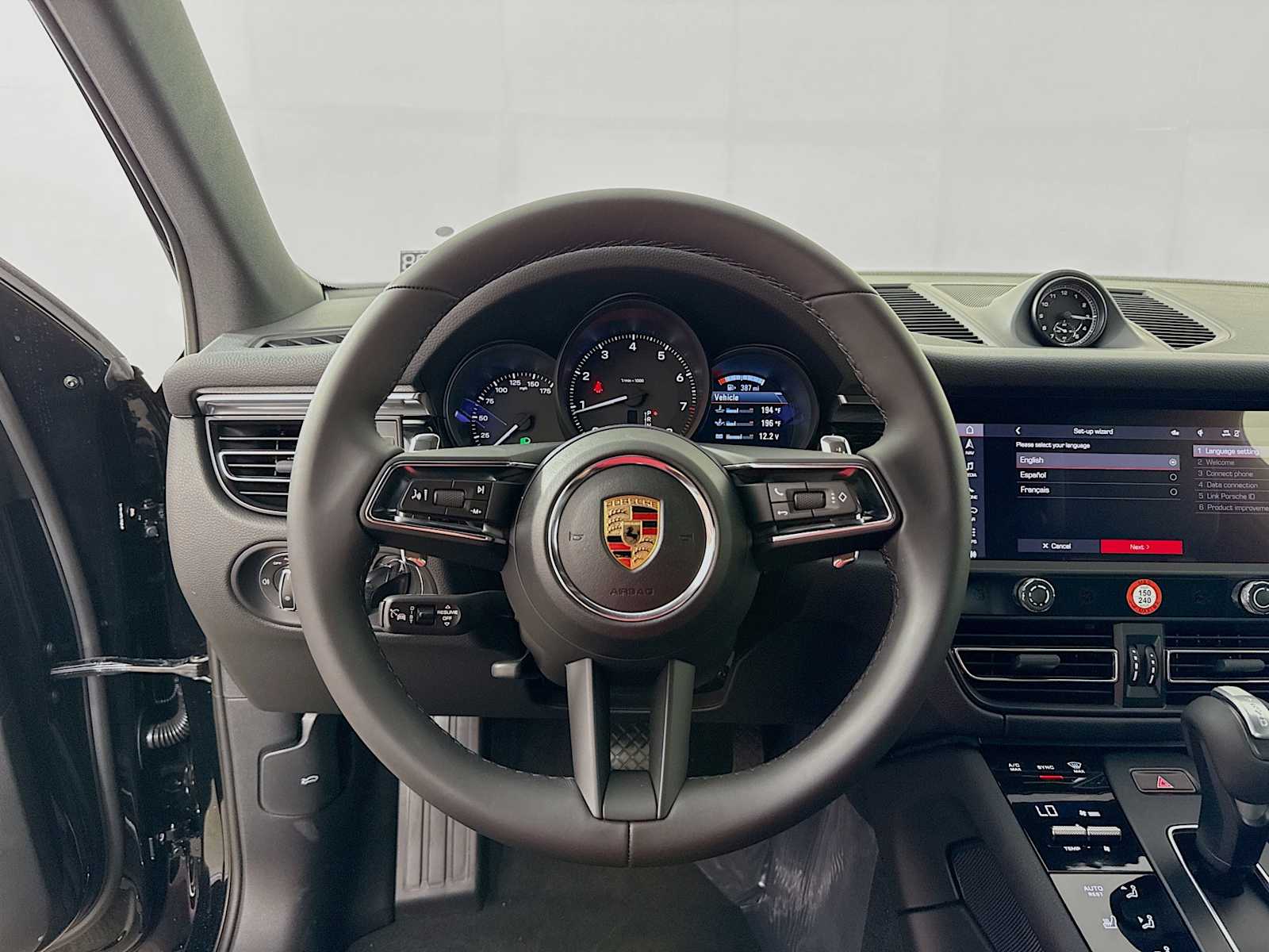 Thumbnail: 2026 Porsche Macan - 12