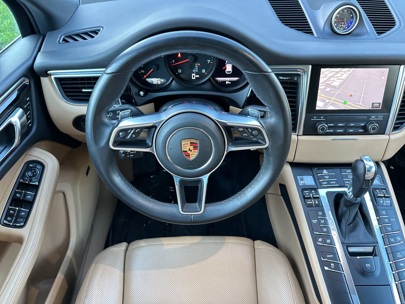 Thumbnail: 2018 Porsche Macan - 15