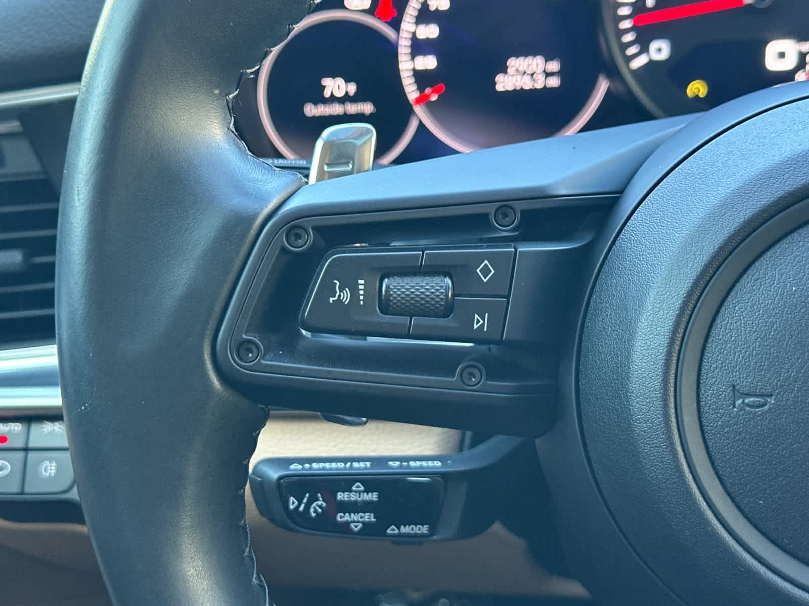 Thumbnail: 2022 Porsche Panamera - 26