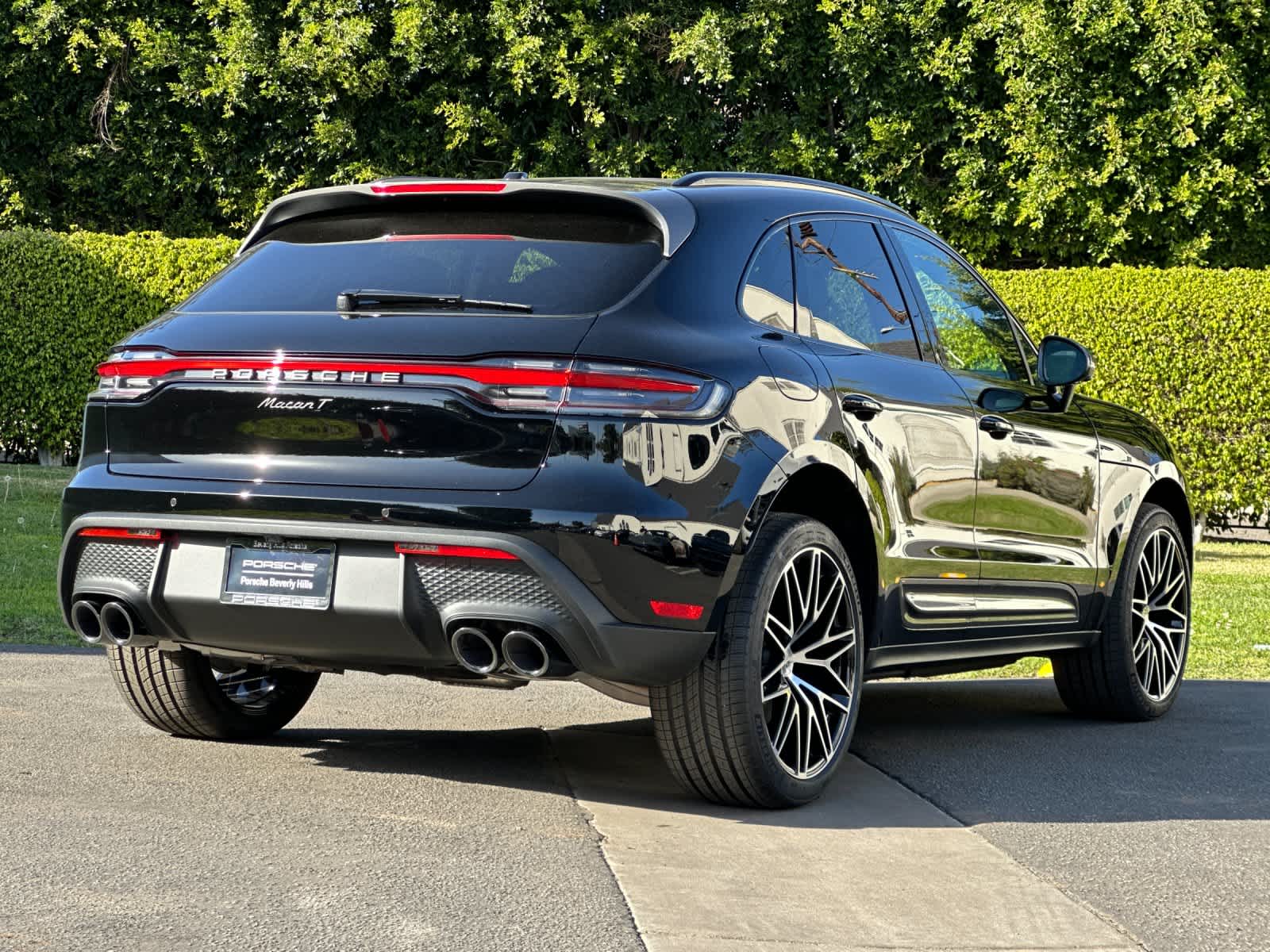 Thumbnail: 2026 Porsche Macan - 8