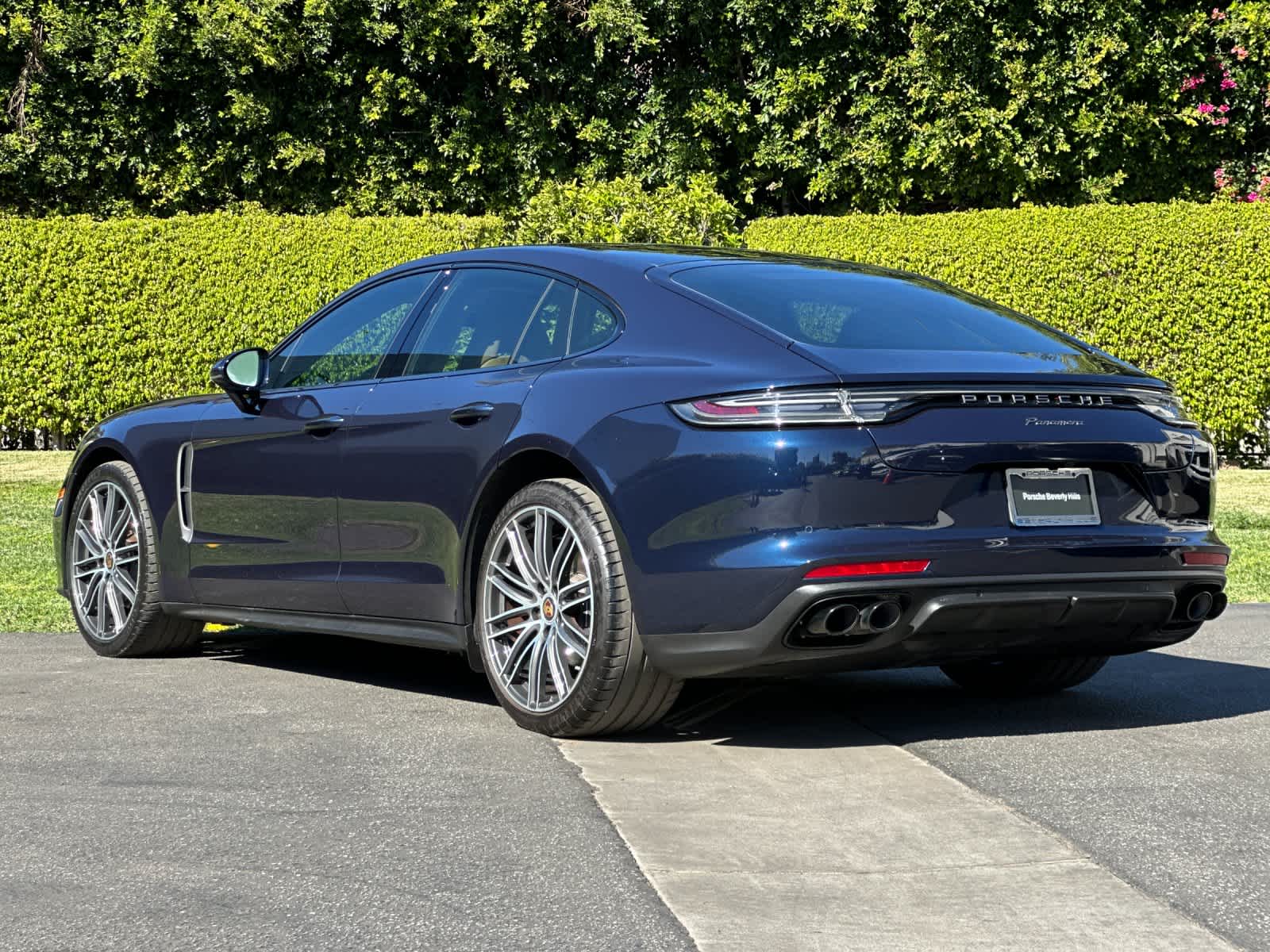 Thumbnail: 2022 Porsche Panamera - 3