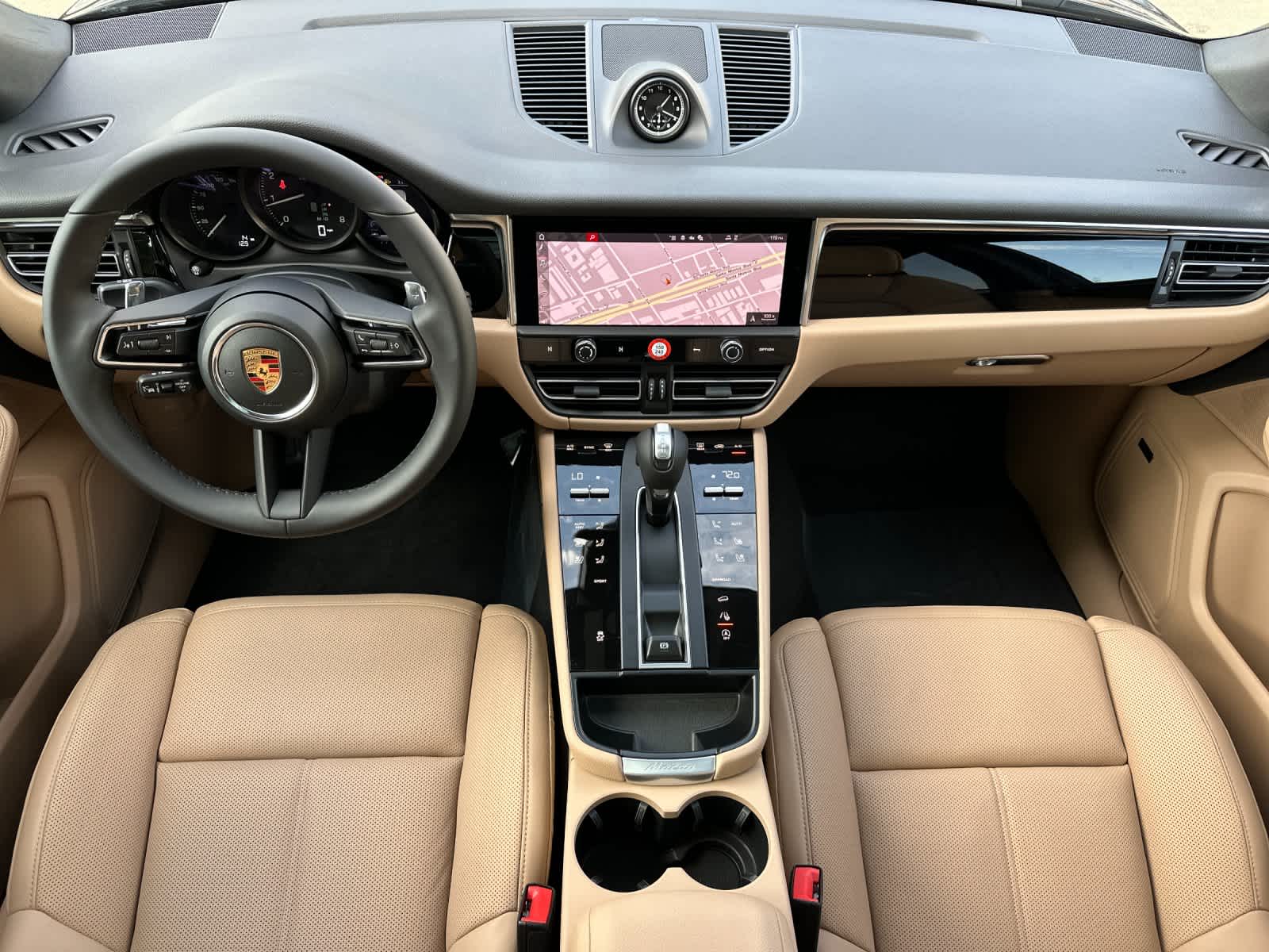 Thumbnail: 2026 Porsche Macan - 6