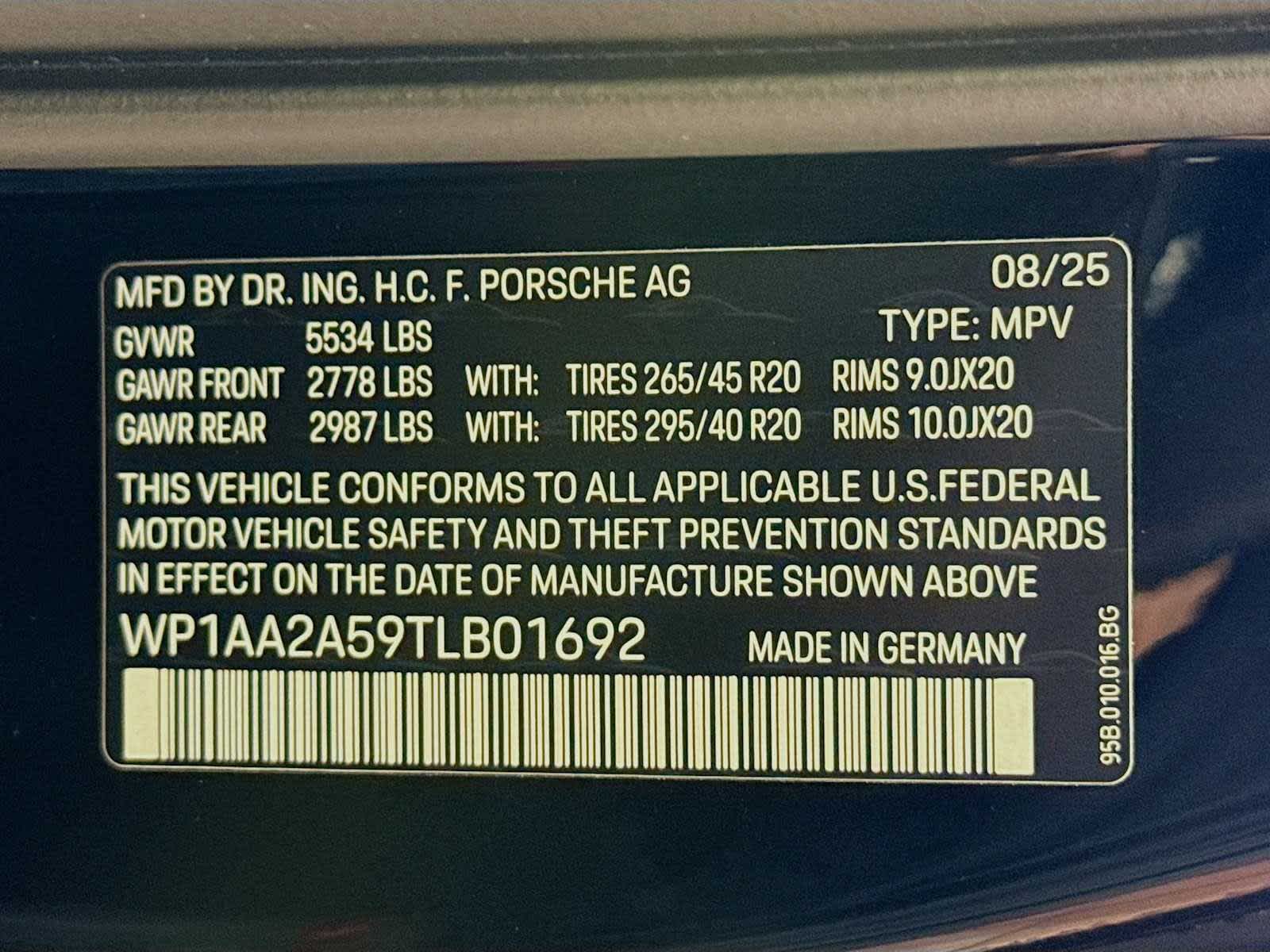 Thumbnail: 2026 Porsche Macan - 25