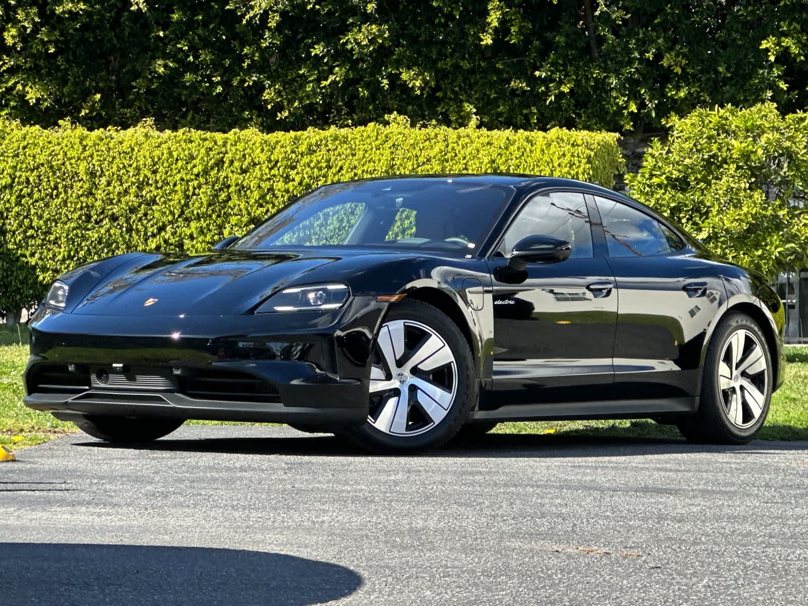 Thumbnail: 2026 Porsche Taycan - 1