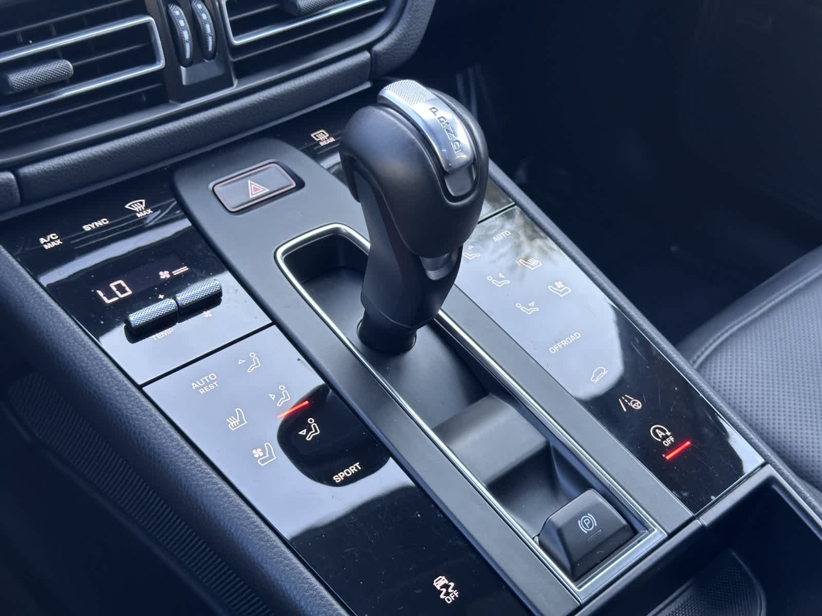 Thumbnail: 2025 Porsche Macan - 25