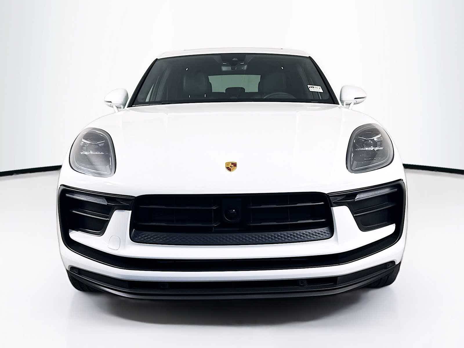 Thumbnail: 2024 Porsche Macan - 6