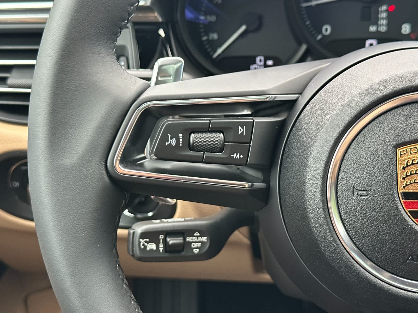 Thumbnail: 2026 Porsche Macan - 27