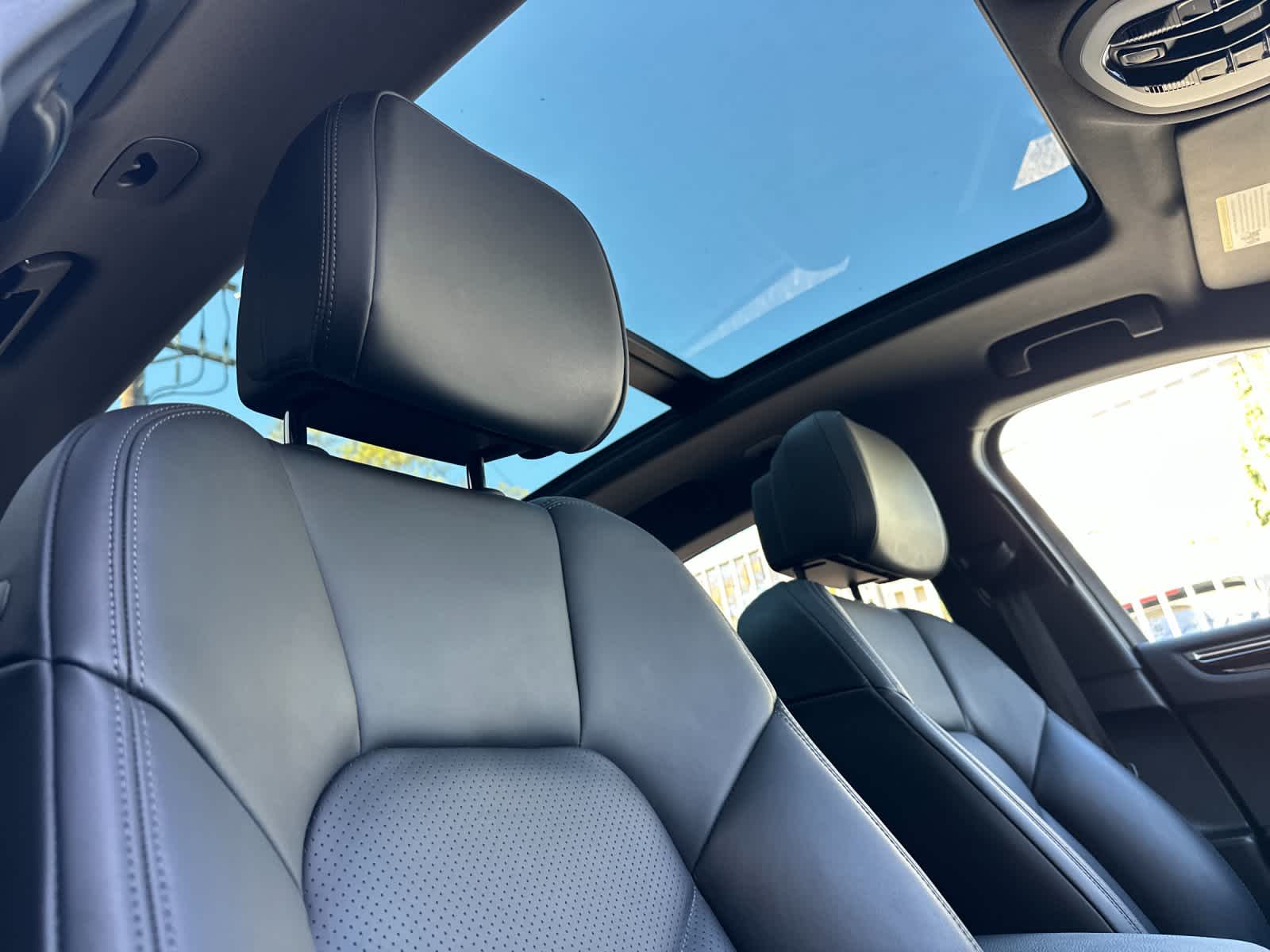 Thumbnail: 2025 Porsche Macan - 18