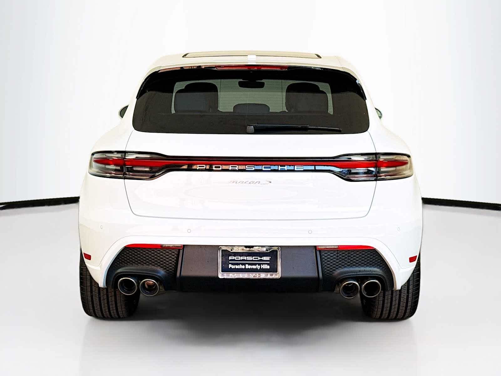 Thumbnail: 2026 Porsche Macan - 10
