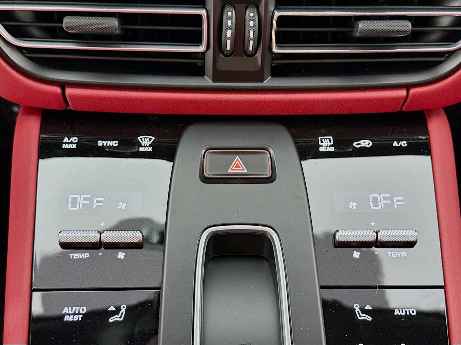 Thumbnail: 2025 Porsche Macan - 13