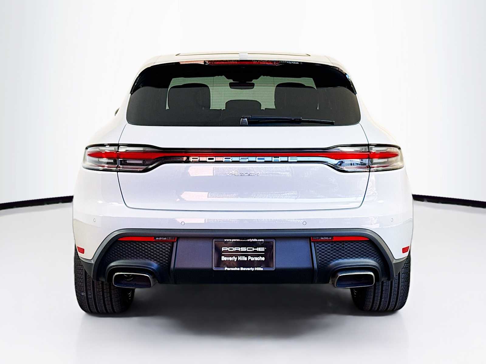 Thumbnail: 2026 Porsche Macan - 10
