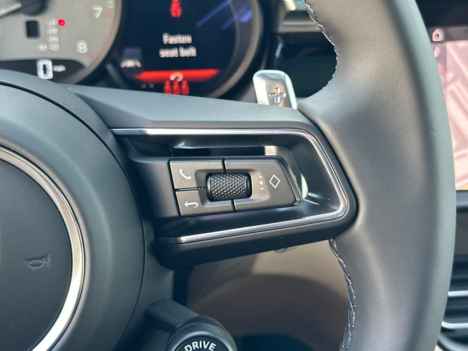 Thumbnail: 2026 Porsche Macan - 29