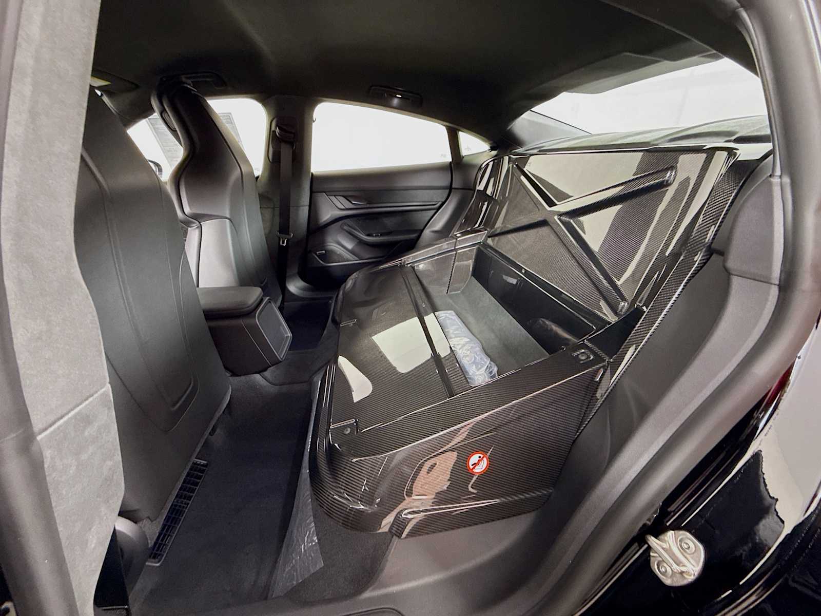 Thumbnail: 2025 Porsche Taycan - 17