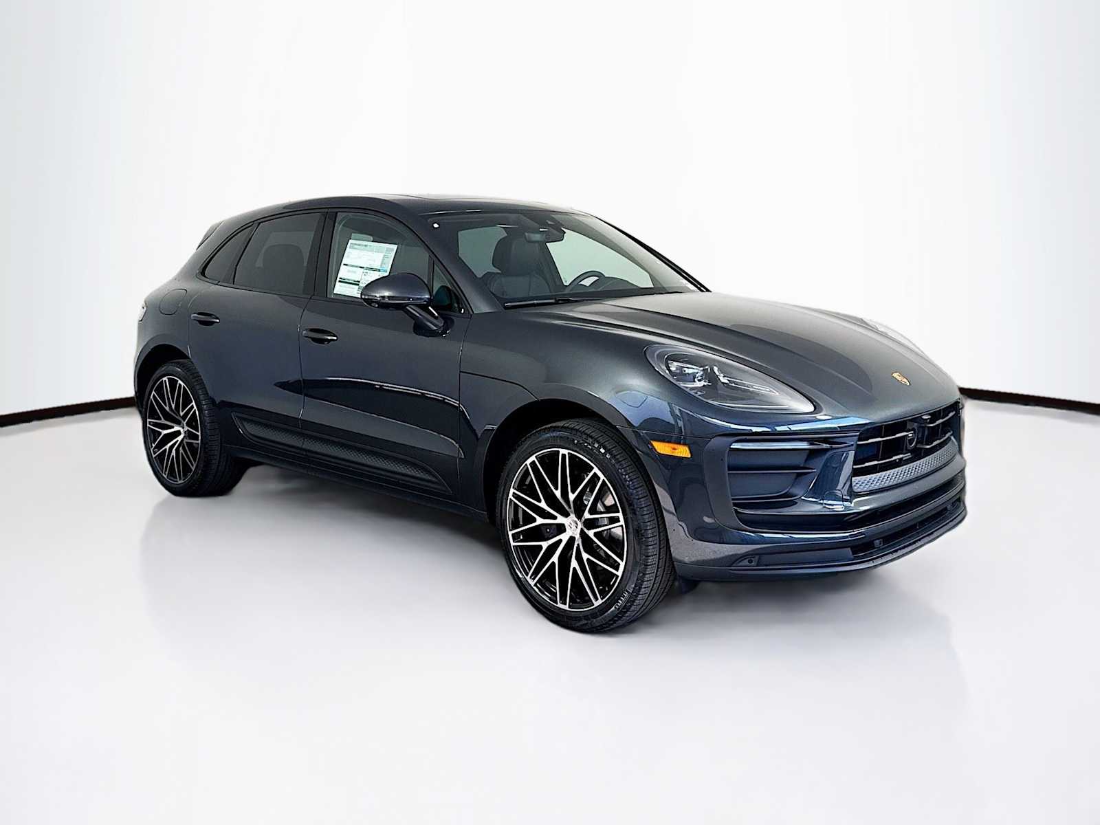 Thumbnail: 2026 Porsche Macan - 7