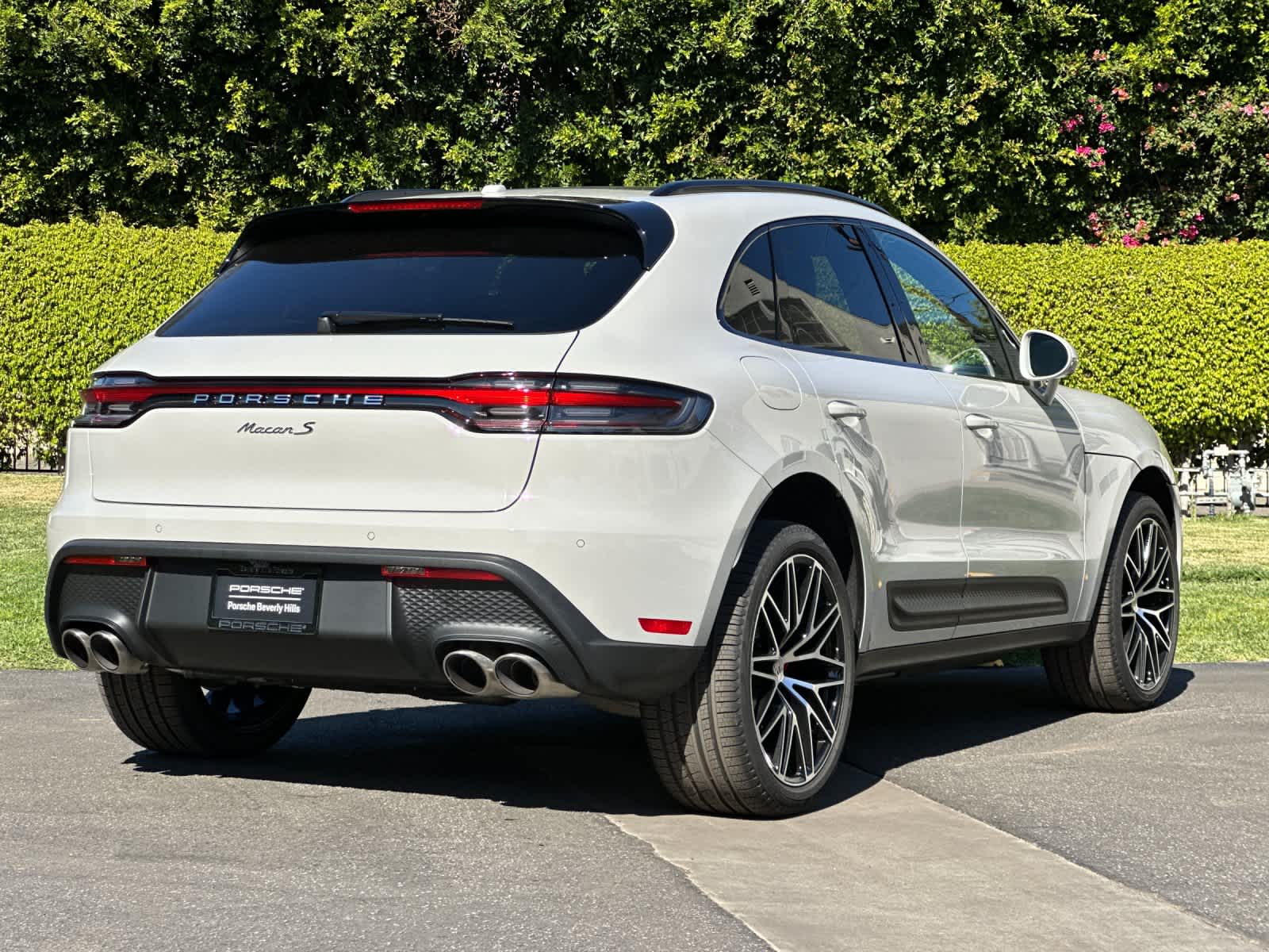 Thumbnail: 2026 Porsche Macan - 8