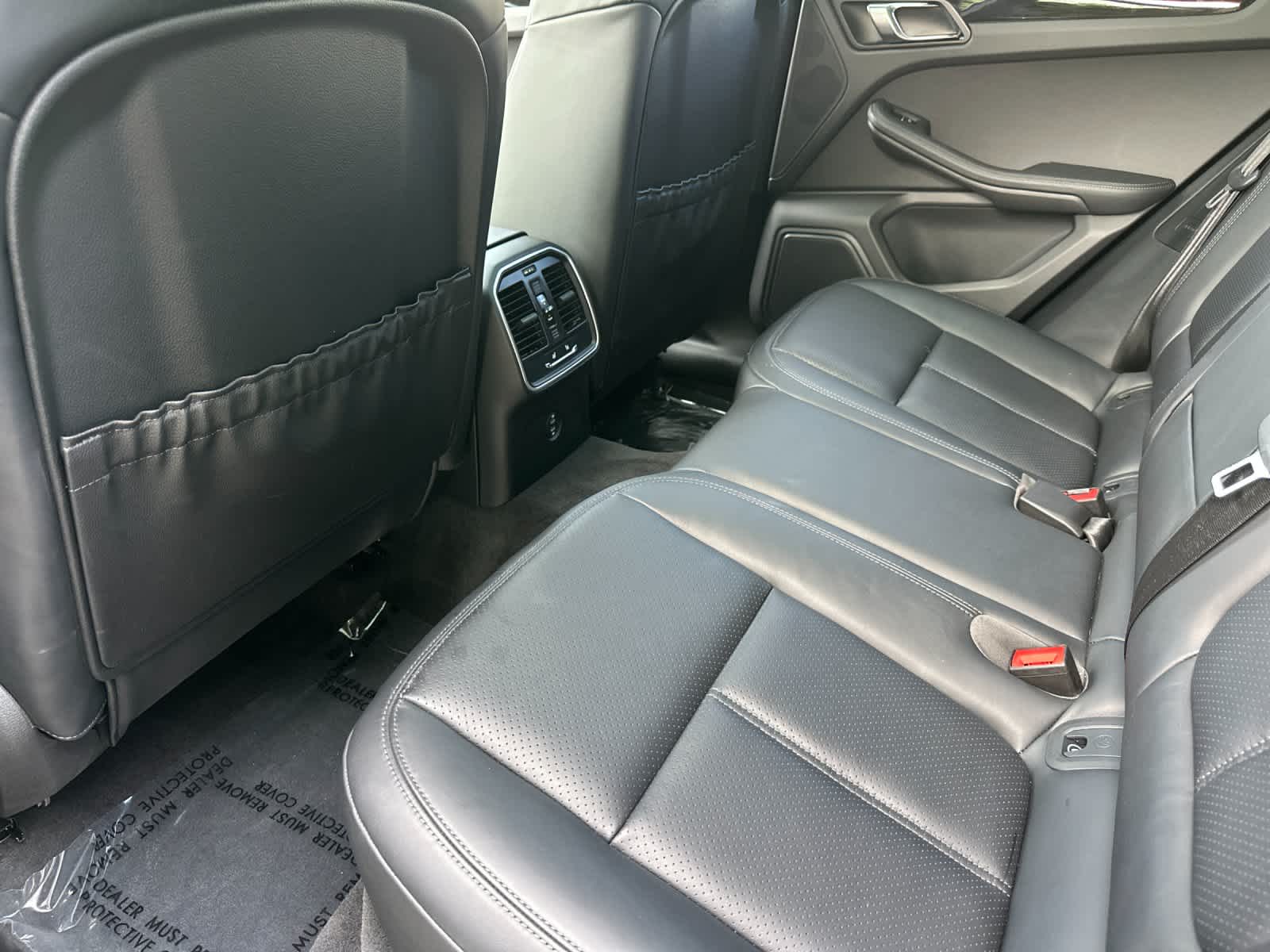 Thumbnail: 2025 Porsche Macan - 13