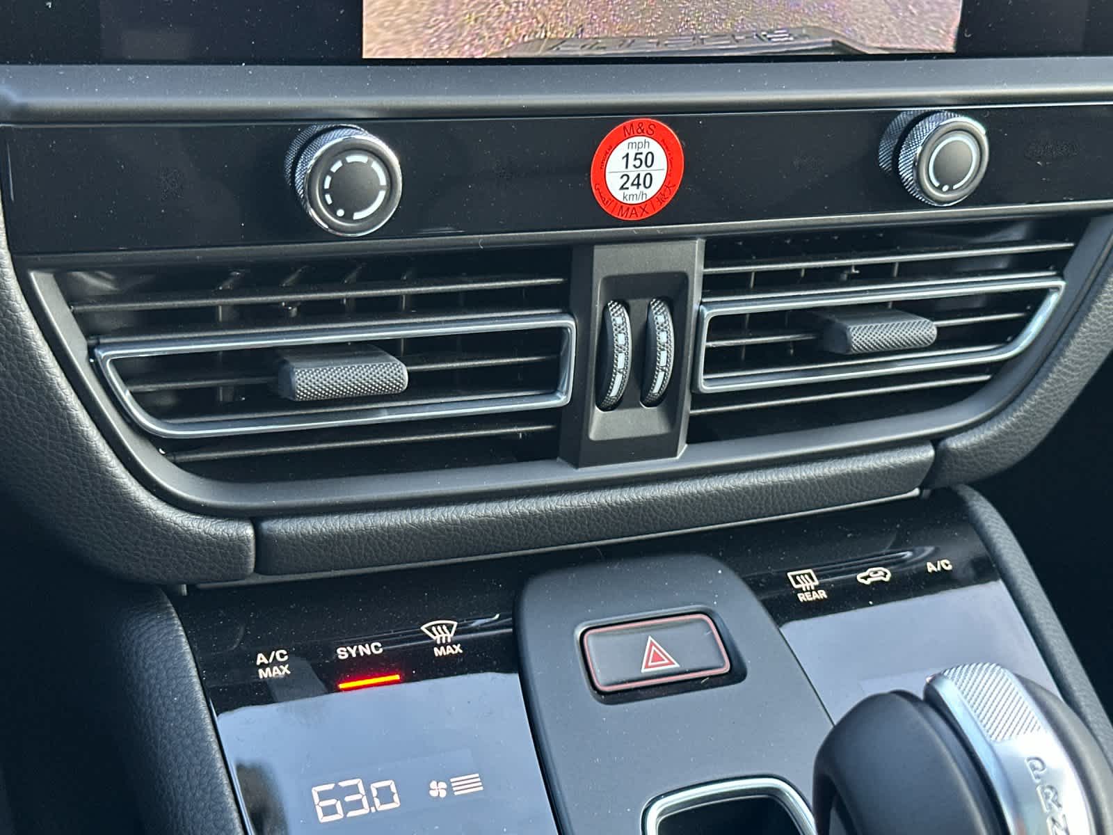 Thumbnail: 2026 Porsche Macan - 23