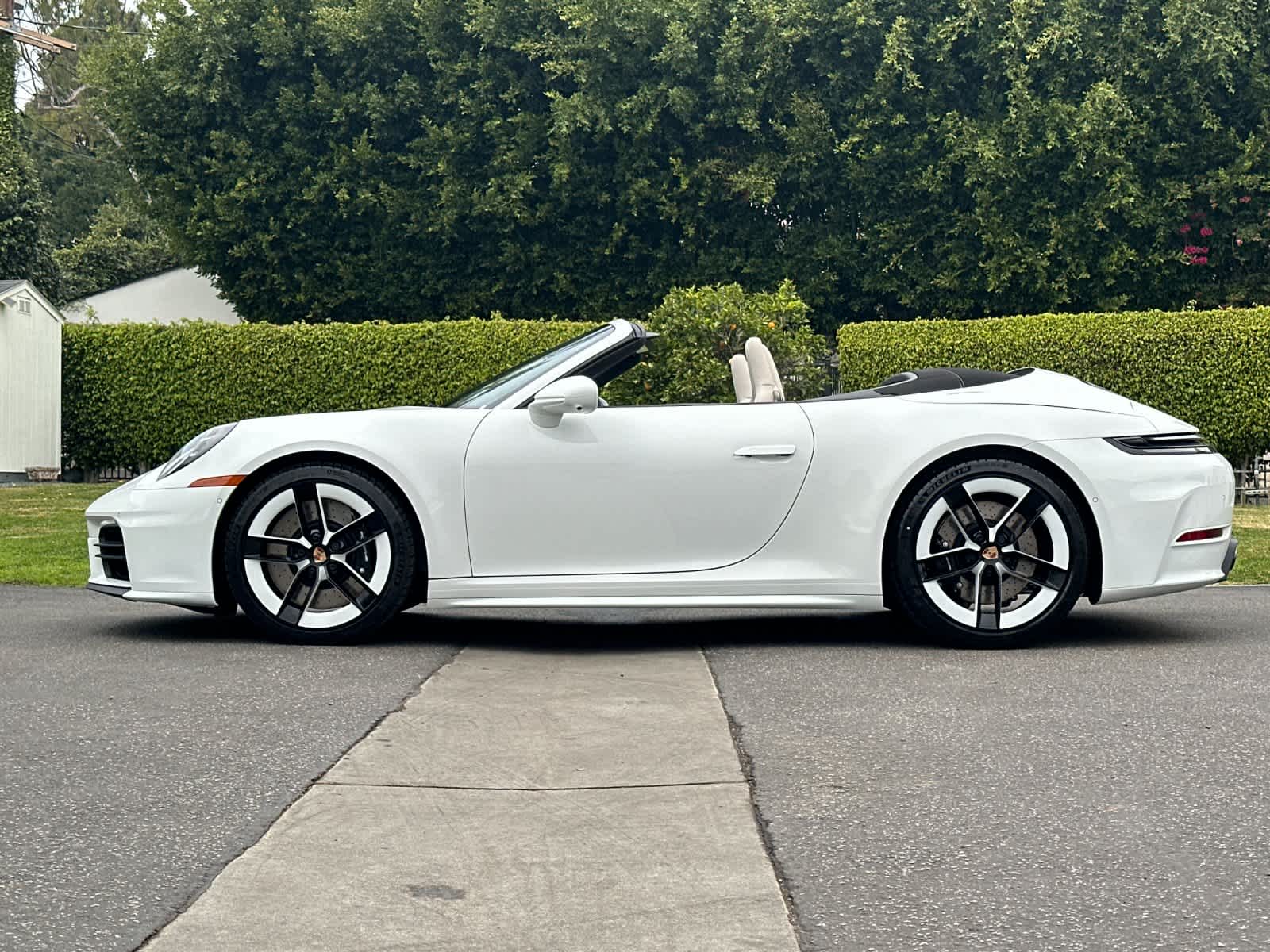 Thumbnail: 2026 Porsche 911 - 2