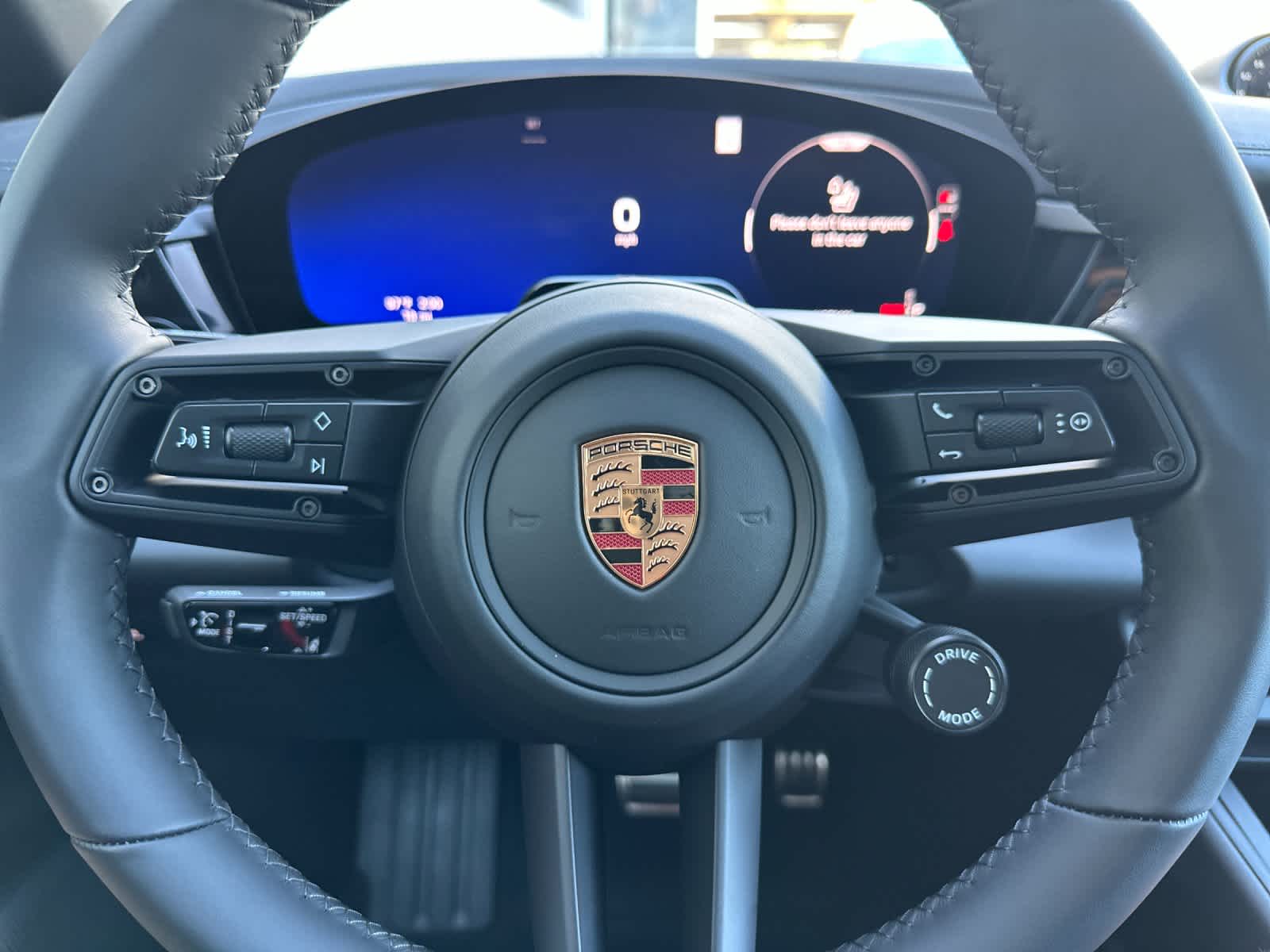 Thumbnail: 2026 Porsche Macan - 27