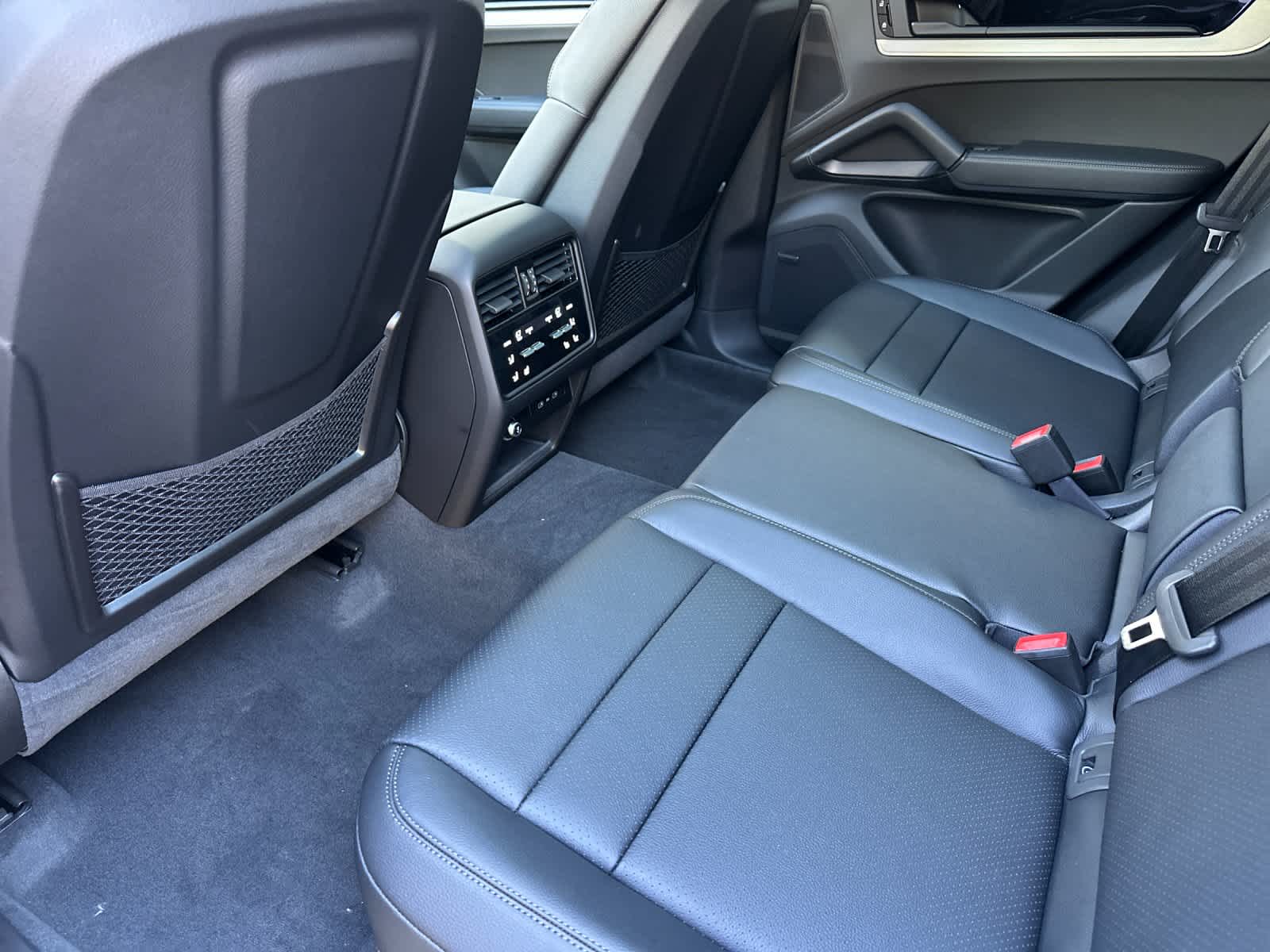 Thumbnail: 2026 Porsche Cayenne - 13